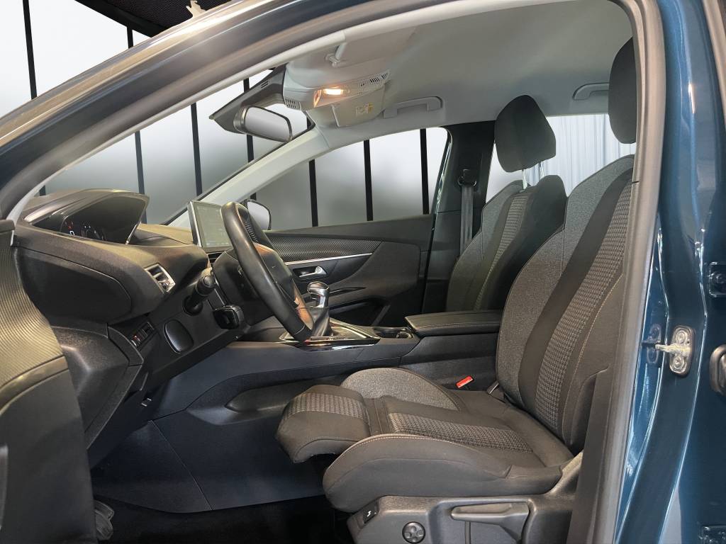 PEUGEOT 3008 1.5 BlueHDi Active Pack-image-7
