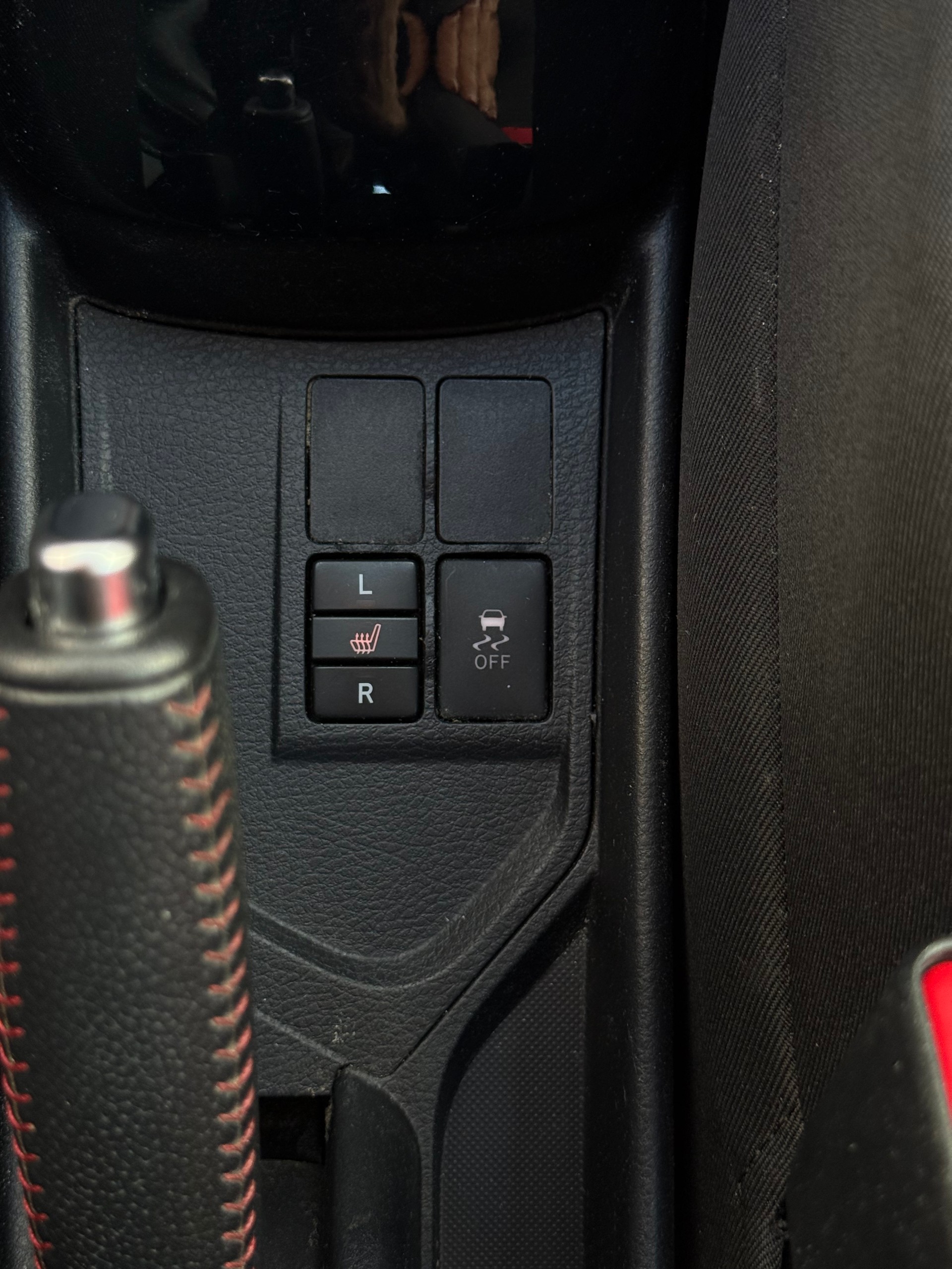 TOYOTA Yaris 1.33 Luna-image-11