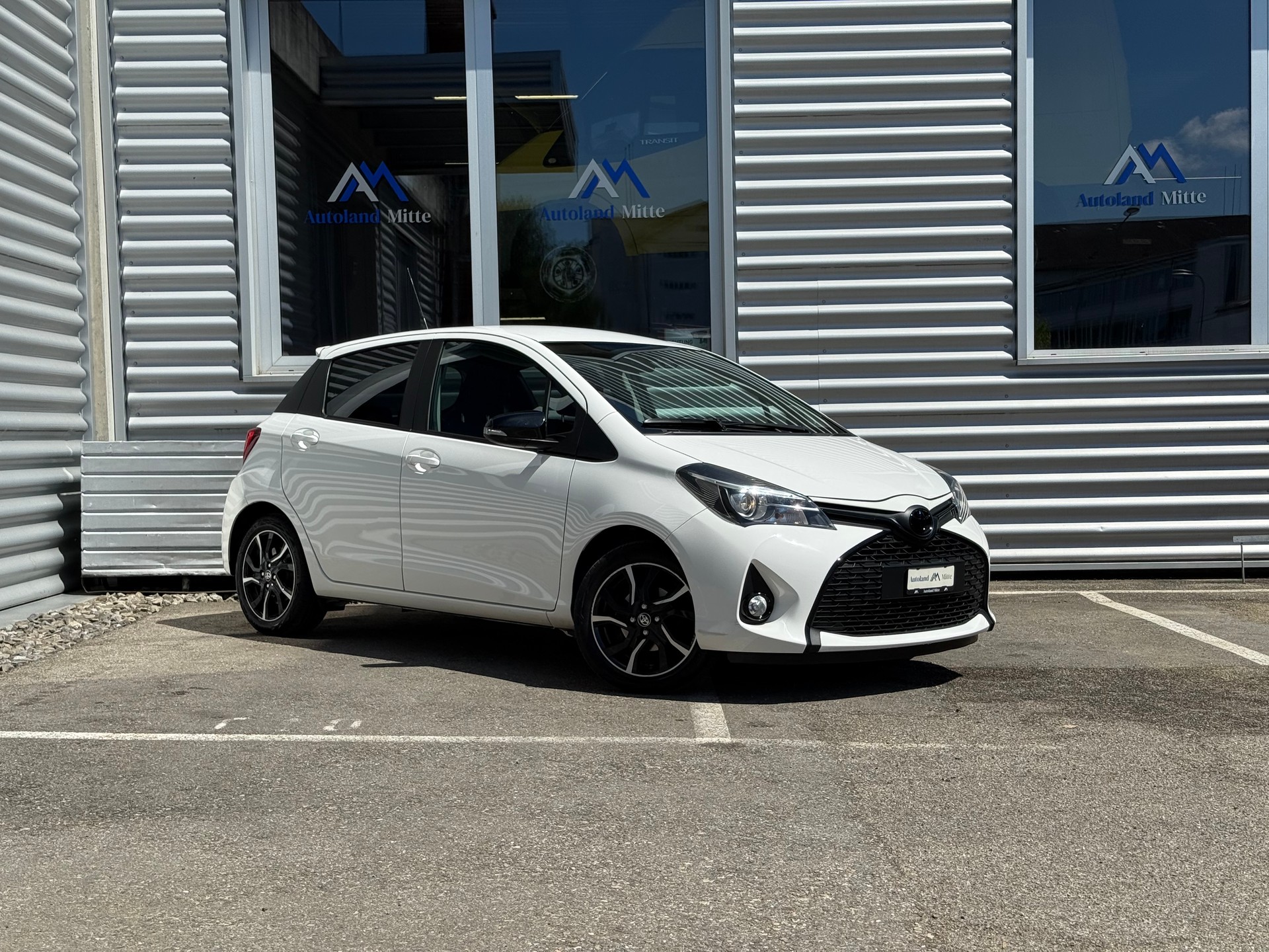 TOYOTA Yaris 1.33 Luna-showroom-element-1