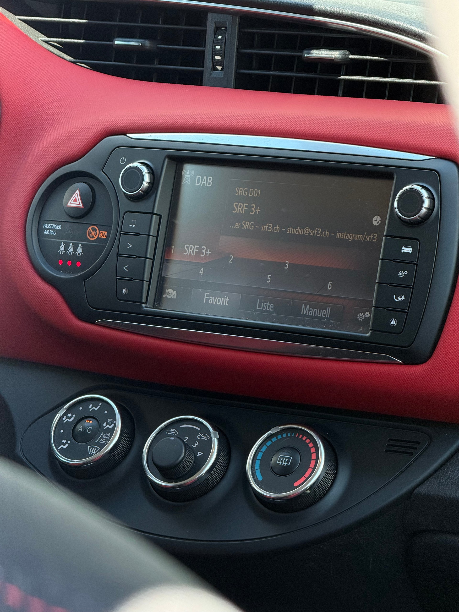 TOYOTA Yaris 1.33 Luna-image-8