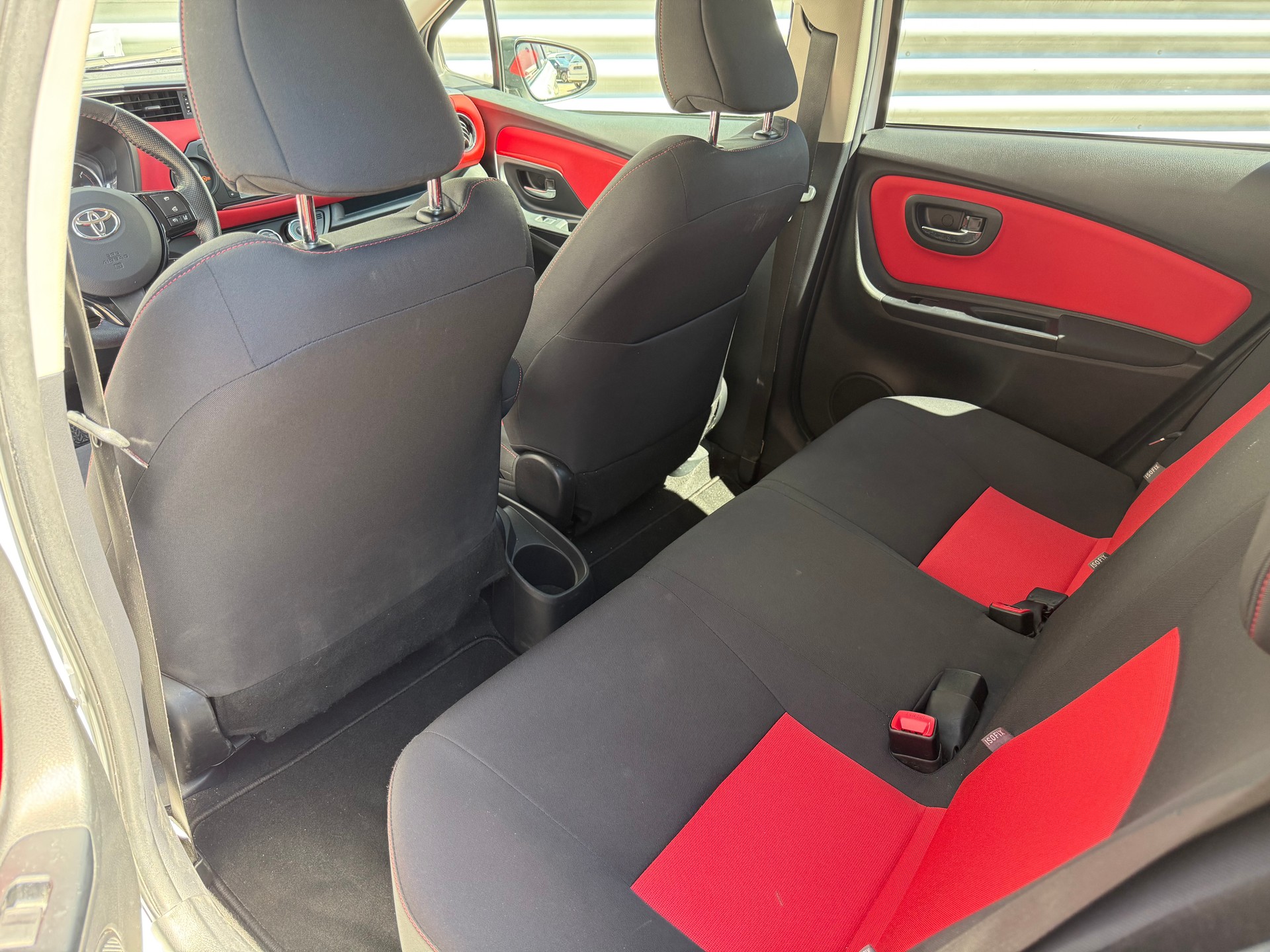 TOYOTA Yaris 1.33 Luna-image-14