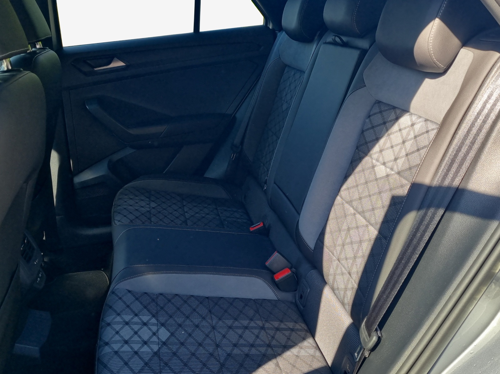 VW T-Roc 1.5 TSI EVO R-Line DSG-image-11