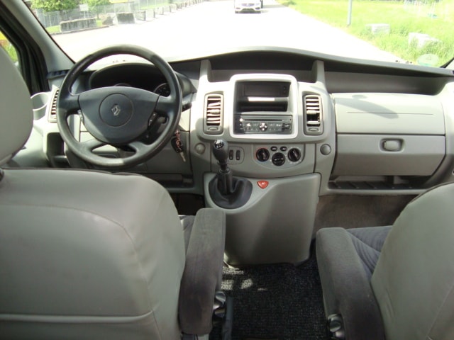 RENAULT Trafic 2.0 dCi 115 2.7t L1H1 Generation-image-10