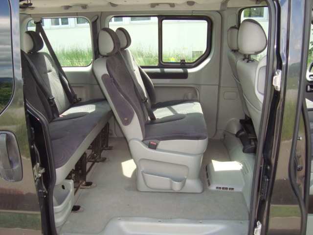 RENAULT Trafic 2.0 dCi 115 2.7t L1H1 Generation-image-9
