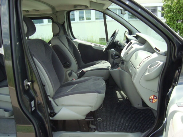 RENAULT Trafic 2.0 dCi 115 2.7t L1H1 Generation-image-7