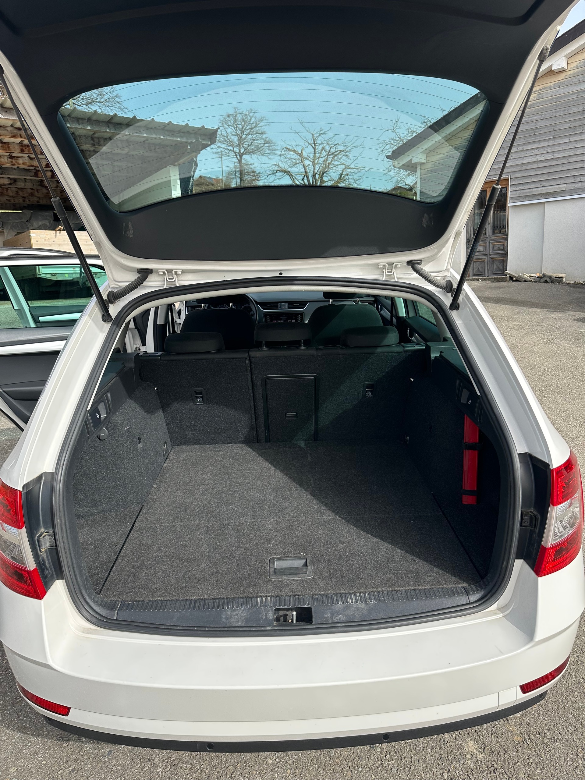 SKODA 2.0 TDI 184 Ambition 4x4 DSG-image-9