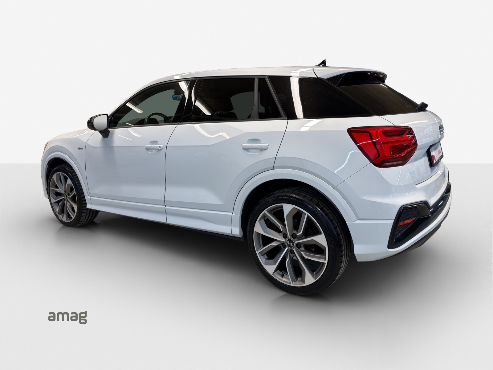 AUDI Q2 40 TFSI S line Attraction quattro S-tronic-image-2