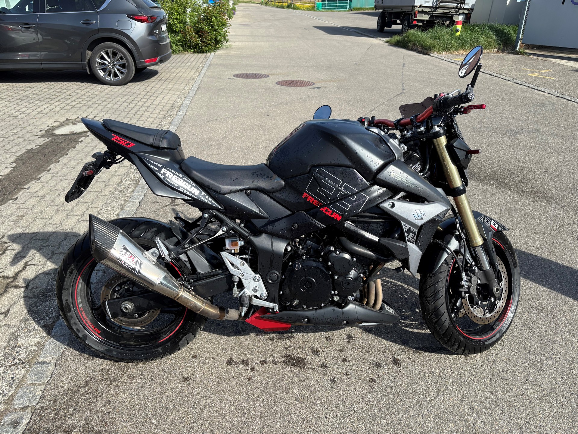 SUZUKI GSR 750 ABS Freegun