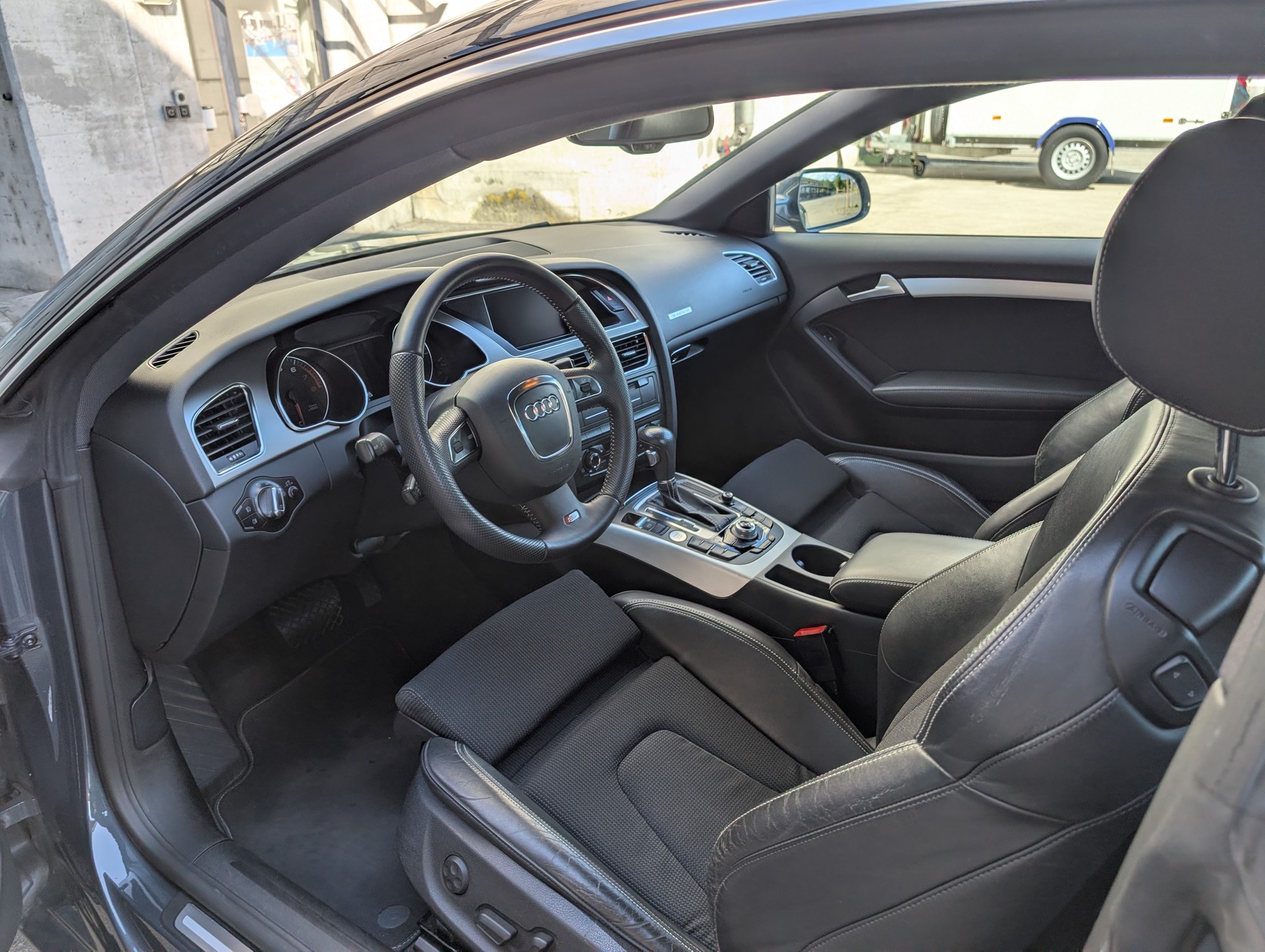 AUDI A5 Coupé 2.0 TFSI quattro S-Tronic-image-8