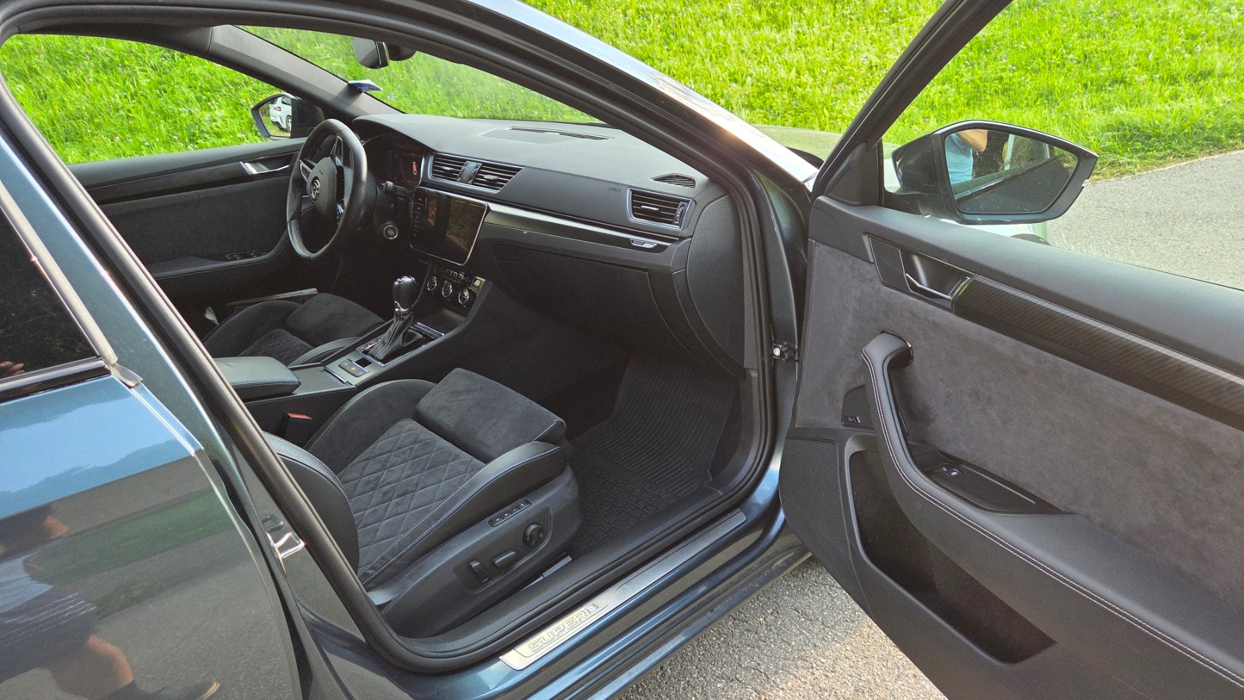 SKODA 2.0 TSI SportLine 4x4 DSG-image-10