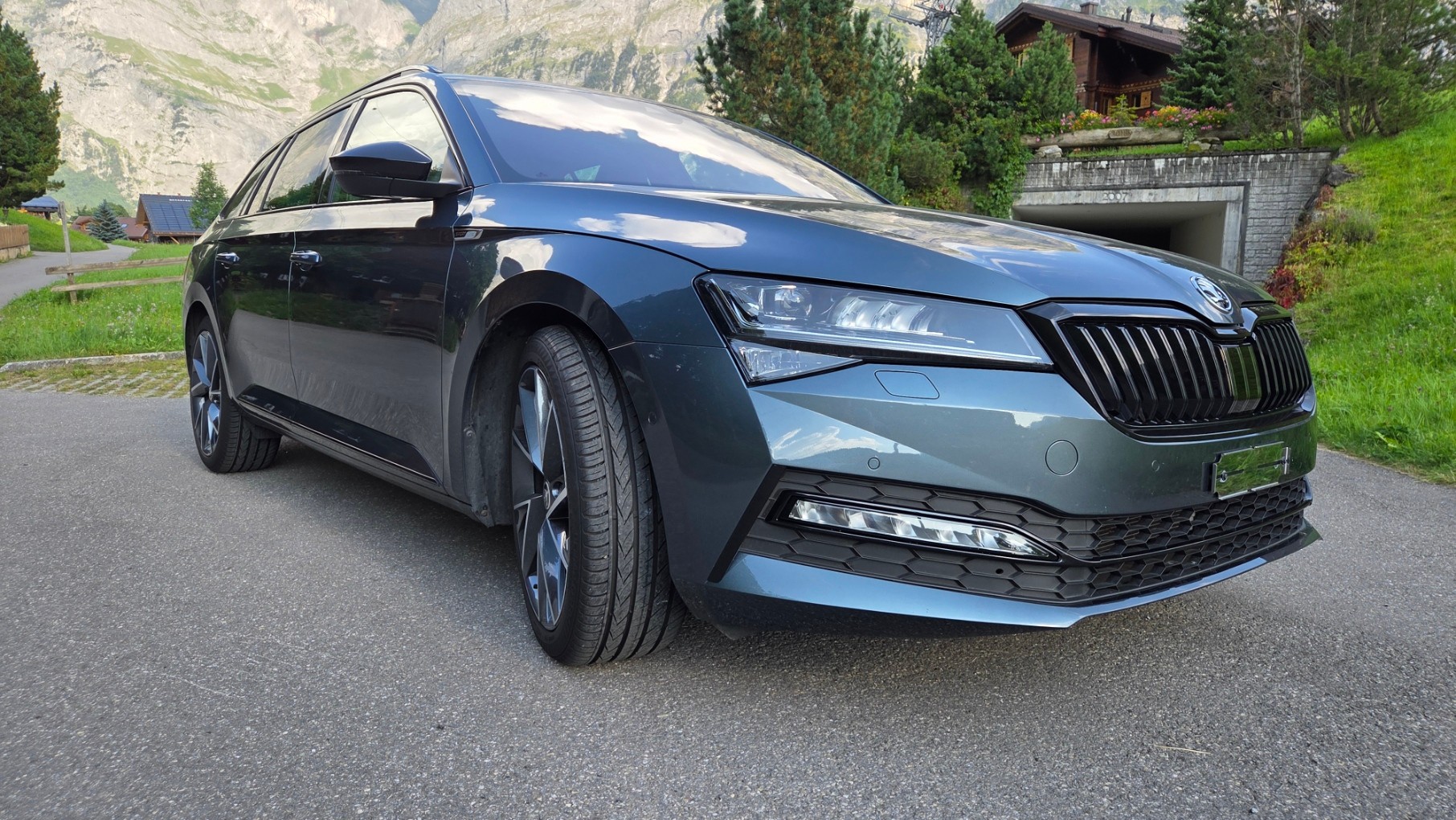 SKODA 2.0 TSI SportLine 4x4 DSG-image-1