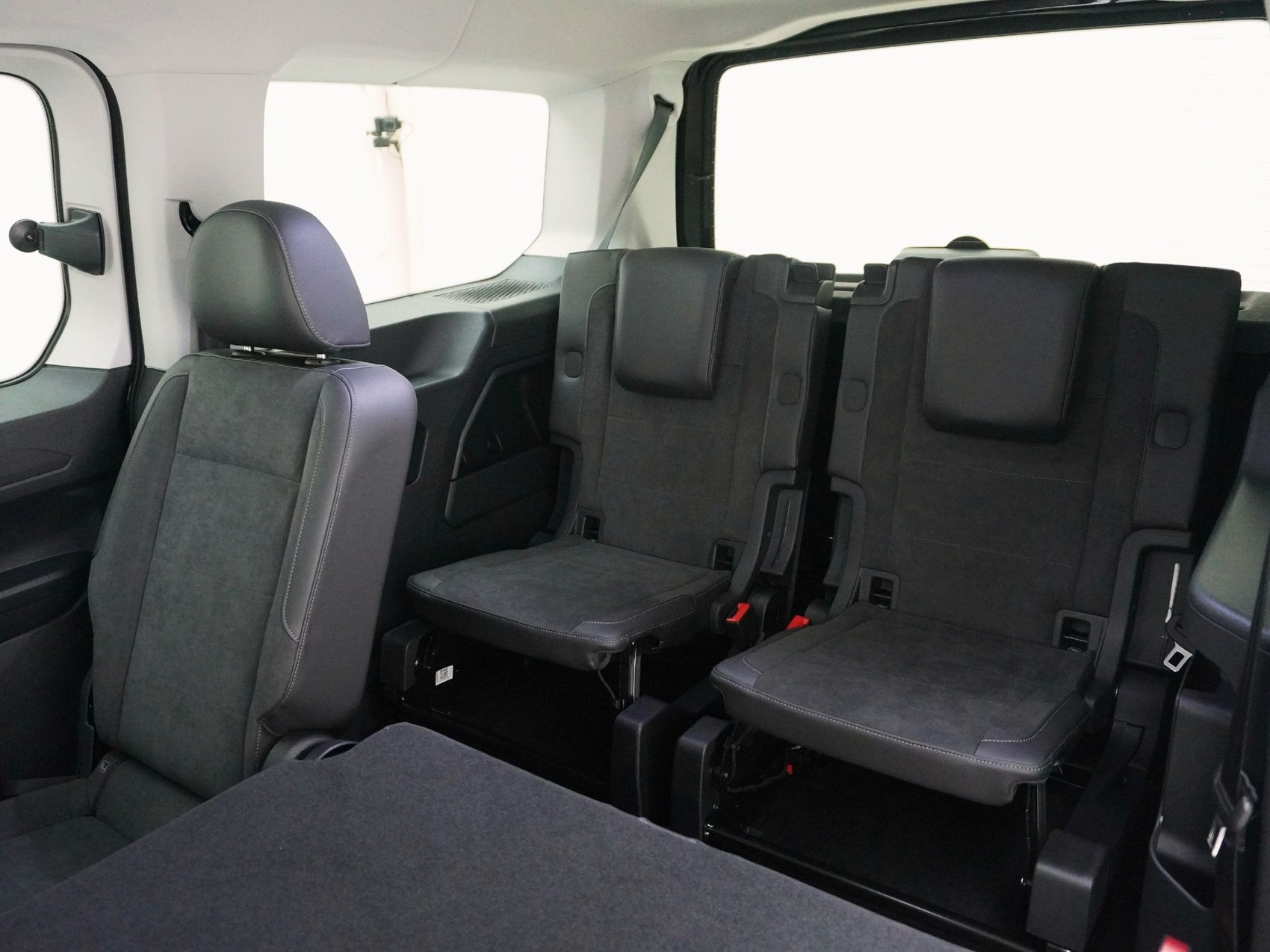 VW Caddy Maxi 1.5 TSI Plug-in-Hybrid Style DSG-image-15