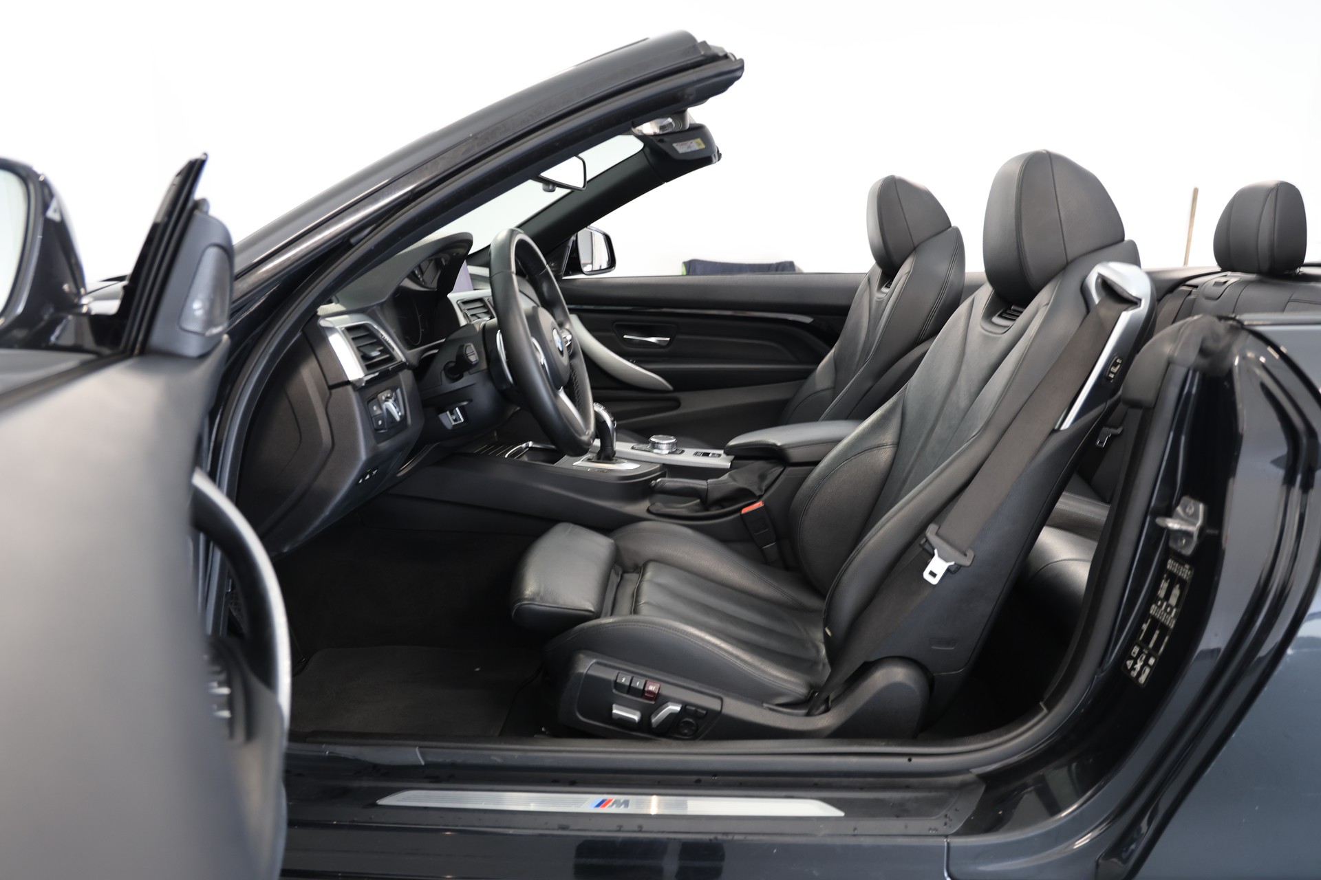BMW 435d Cabriolet xDrive M Sport Steptronic-image-6
