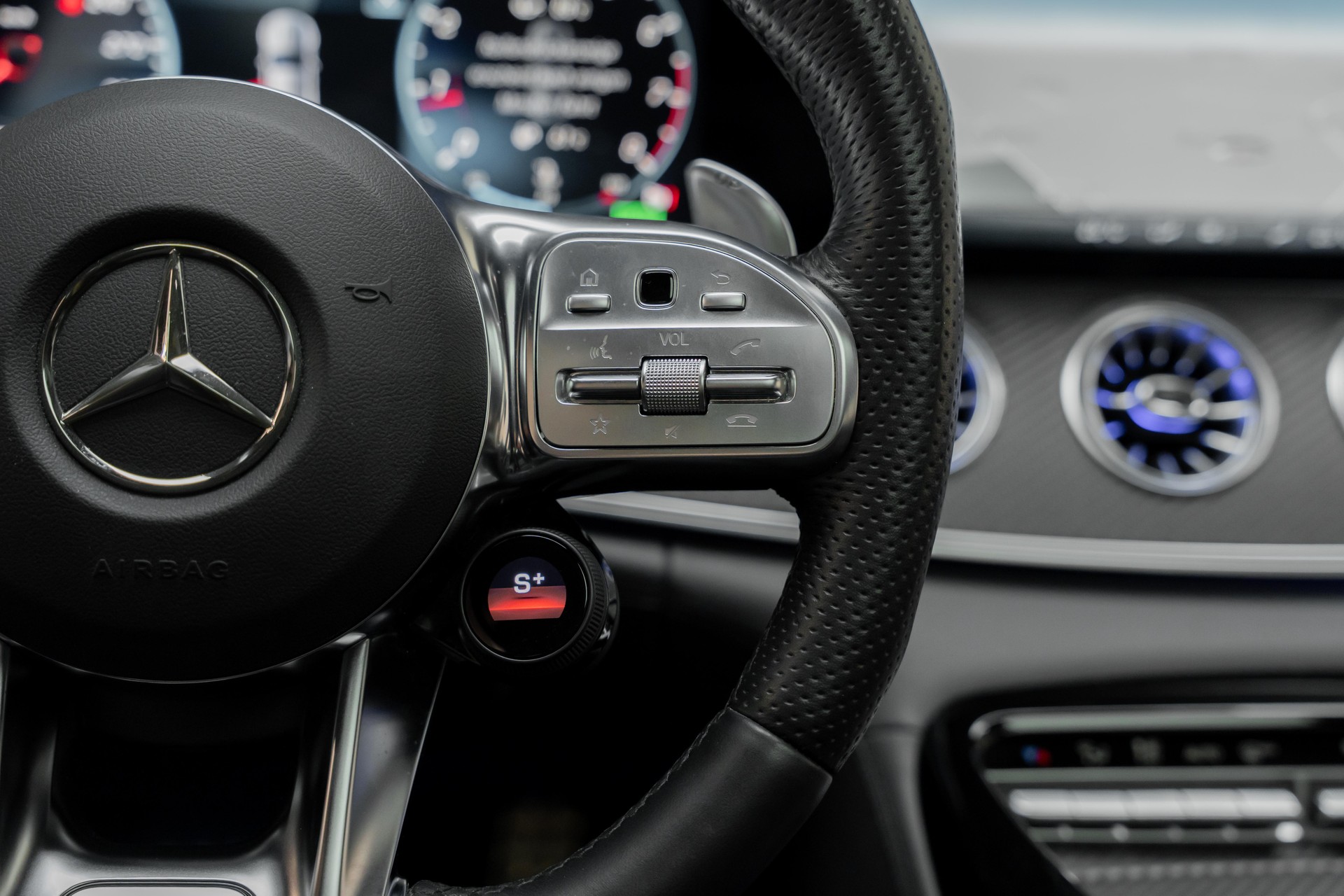 MERCEDES-BENZ AMG GT 4 53 4Matic+ Speedshift TCT-image-17