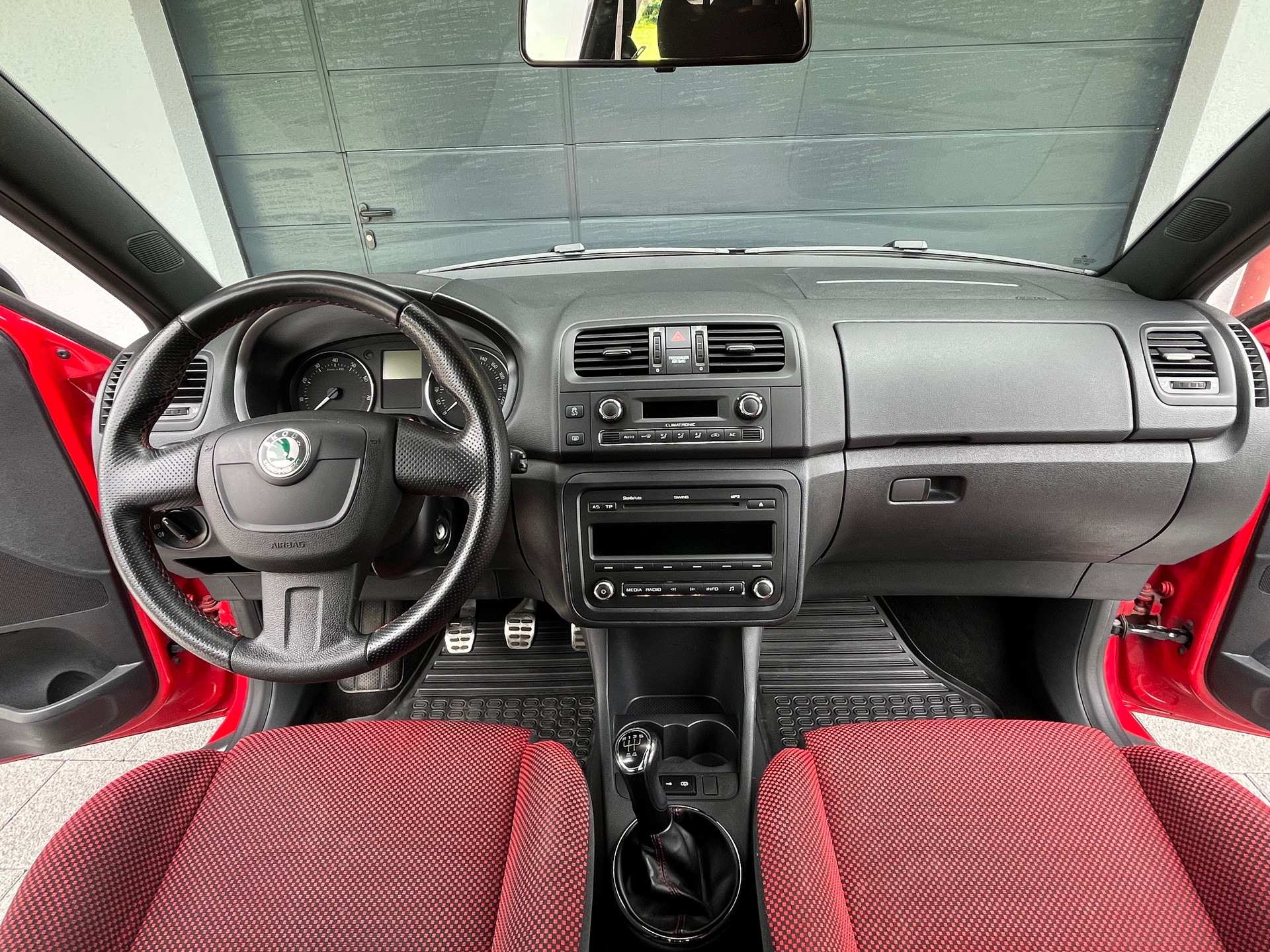 SKODA 1.2 TSI Monte Carlo-image-4