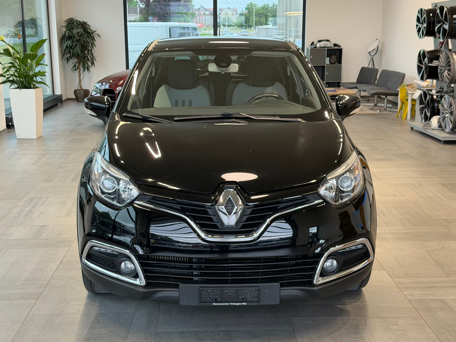 RENAULT Captur 1.2 T 16V Privilège EDC-image-3