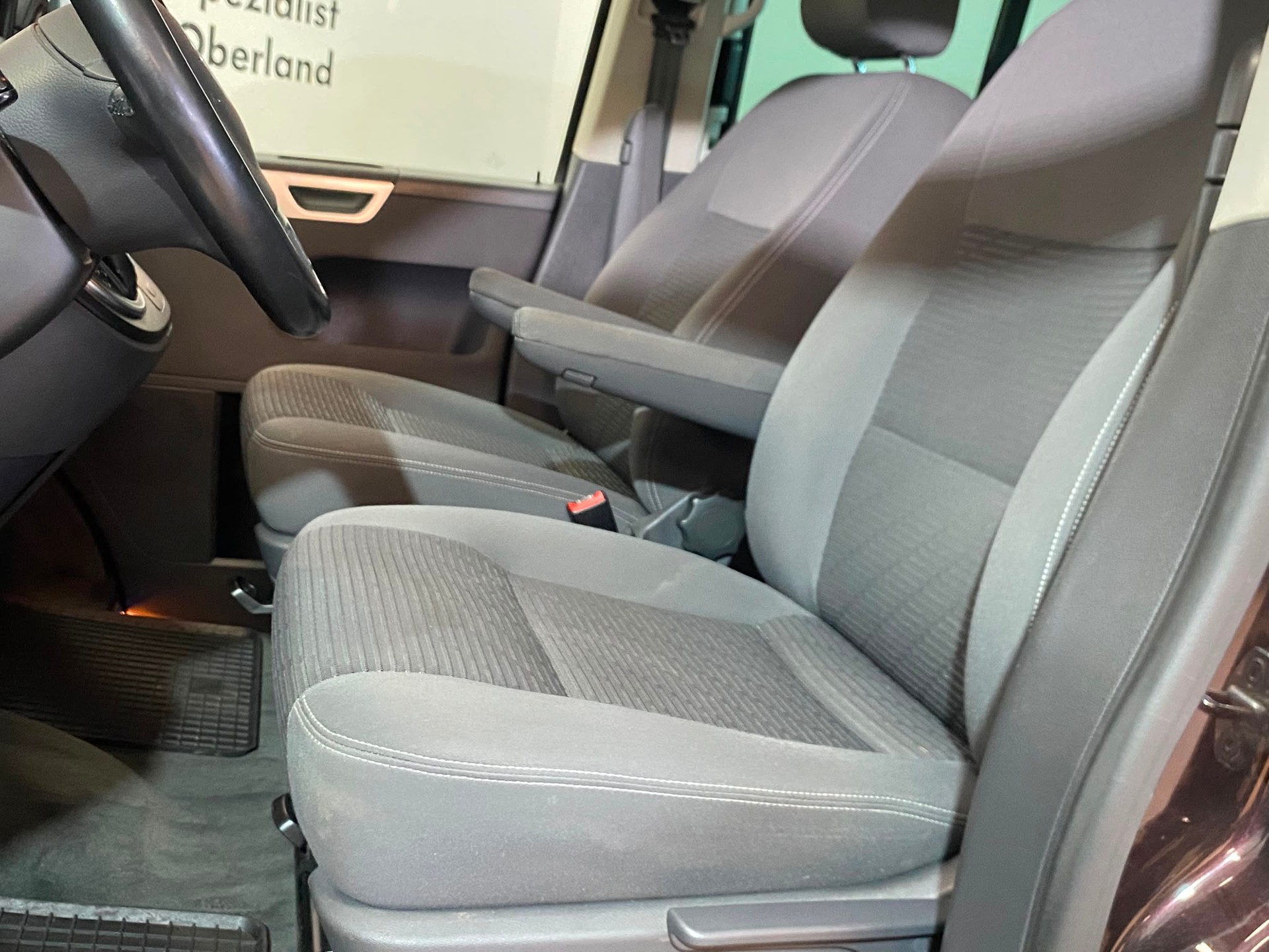 VW T5 Multivan 2.0 TDI CR Comfortline DSG-image-8