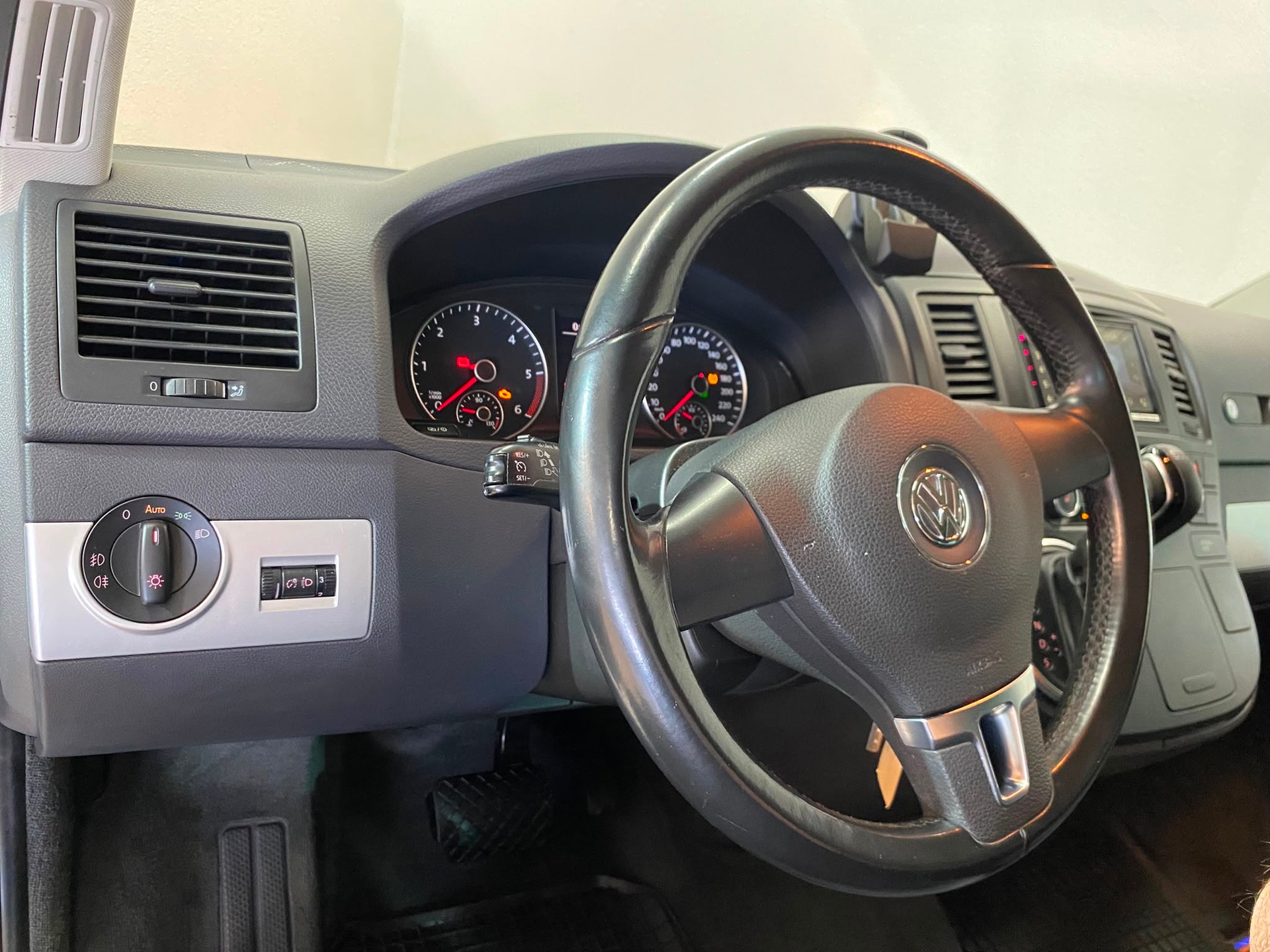 VW T5 Multivan 2.0 TDI CR Comfortline DSG-image-5