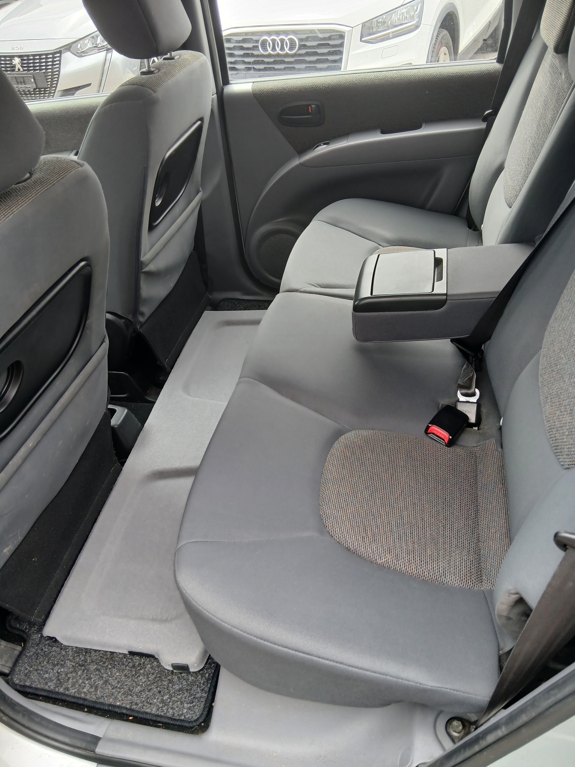 HYUNDAI Matrix 1.8i 16V Classic Automatic-image-10