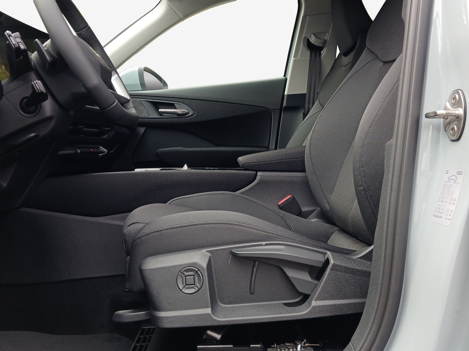 AUDI Q3 SUV 110 kW TFSI S tronic-image-7
