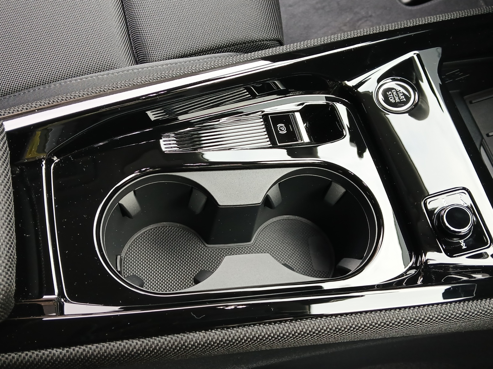 AUDI Q3 SUV 110 kW TFSI S tronic-image-15