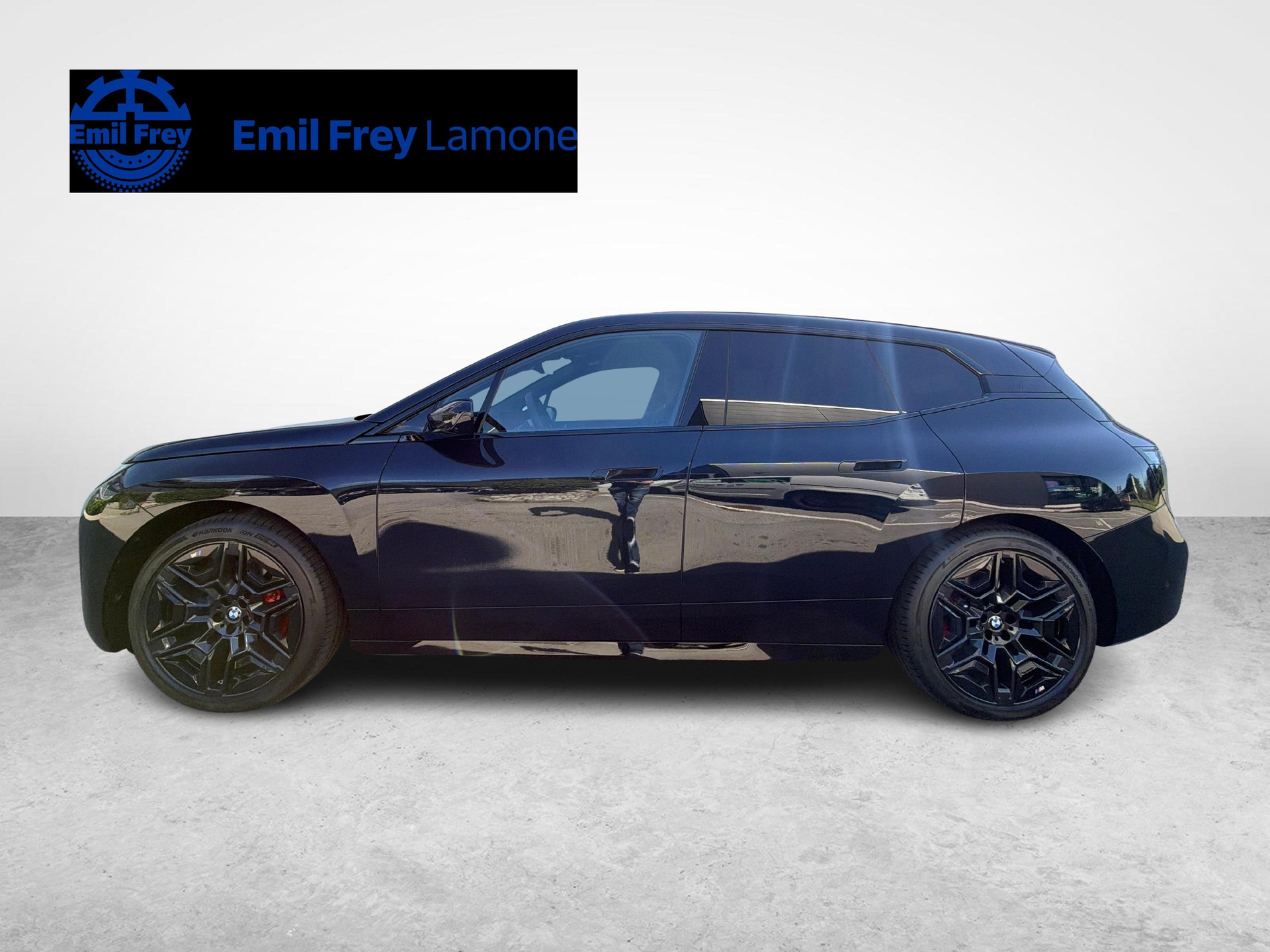 BMW iX xDrive60-showroom-element-1