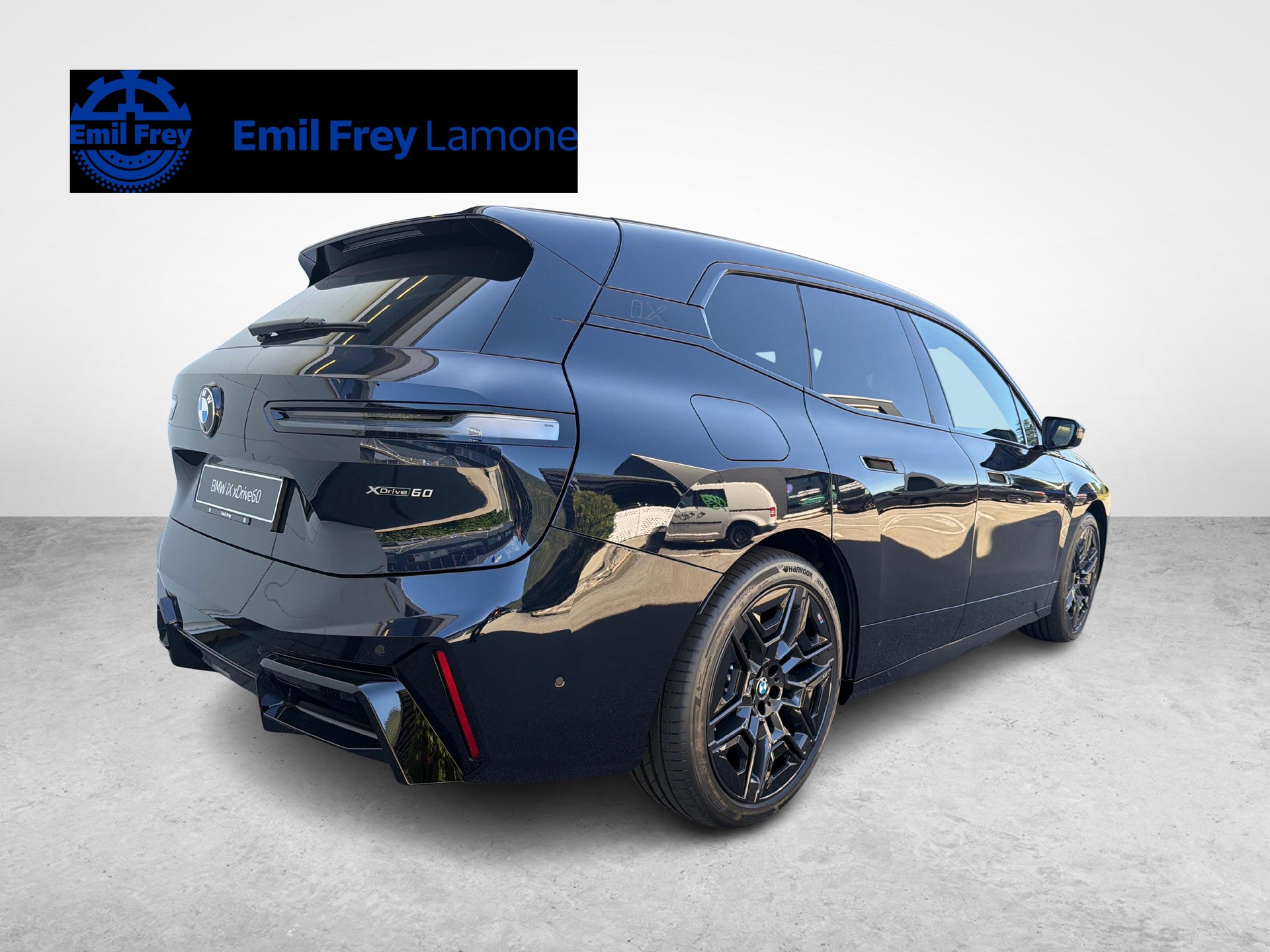 BMW iX xDrive60-image-4