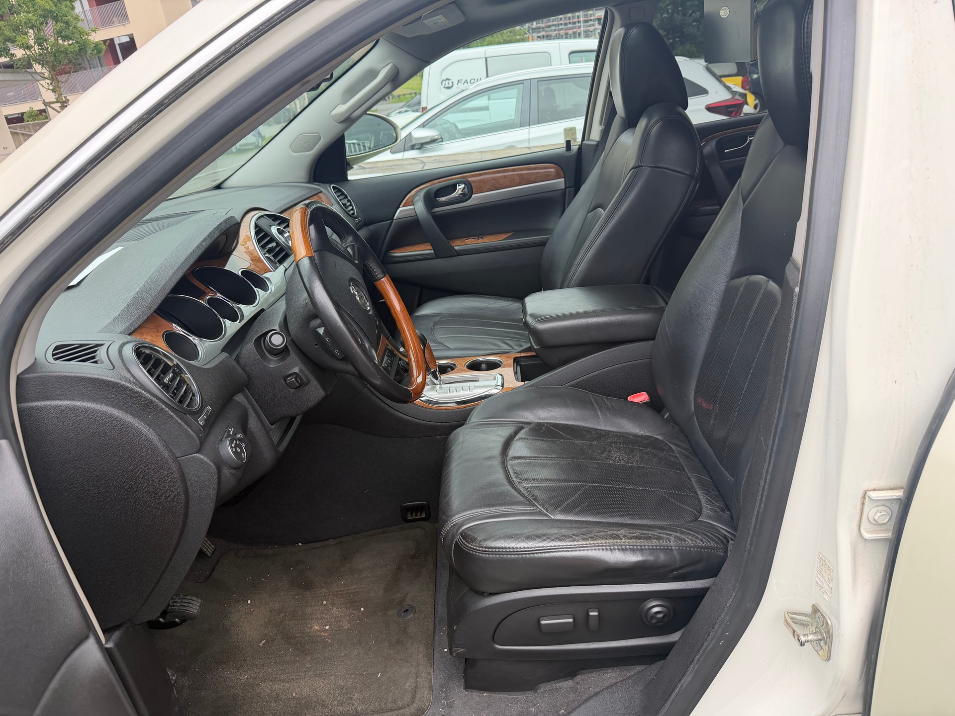 BUICK ENCLAVE-image-8
