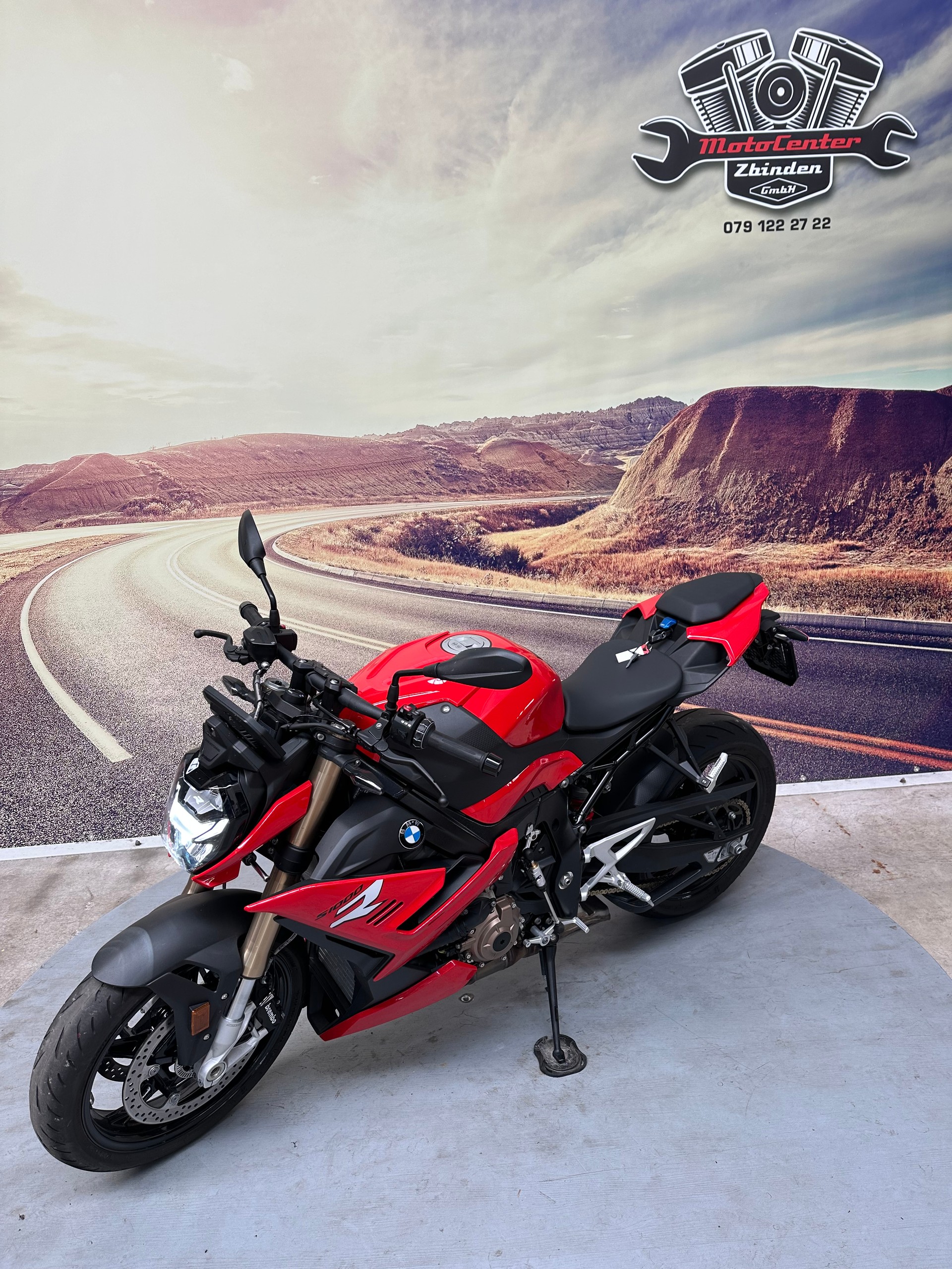 BMW S 1000 R Leo Vince Auspuff-showroom-element-3