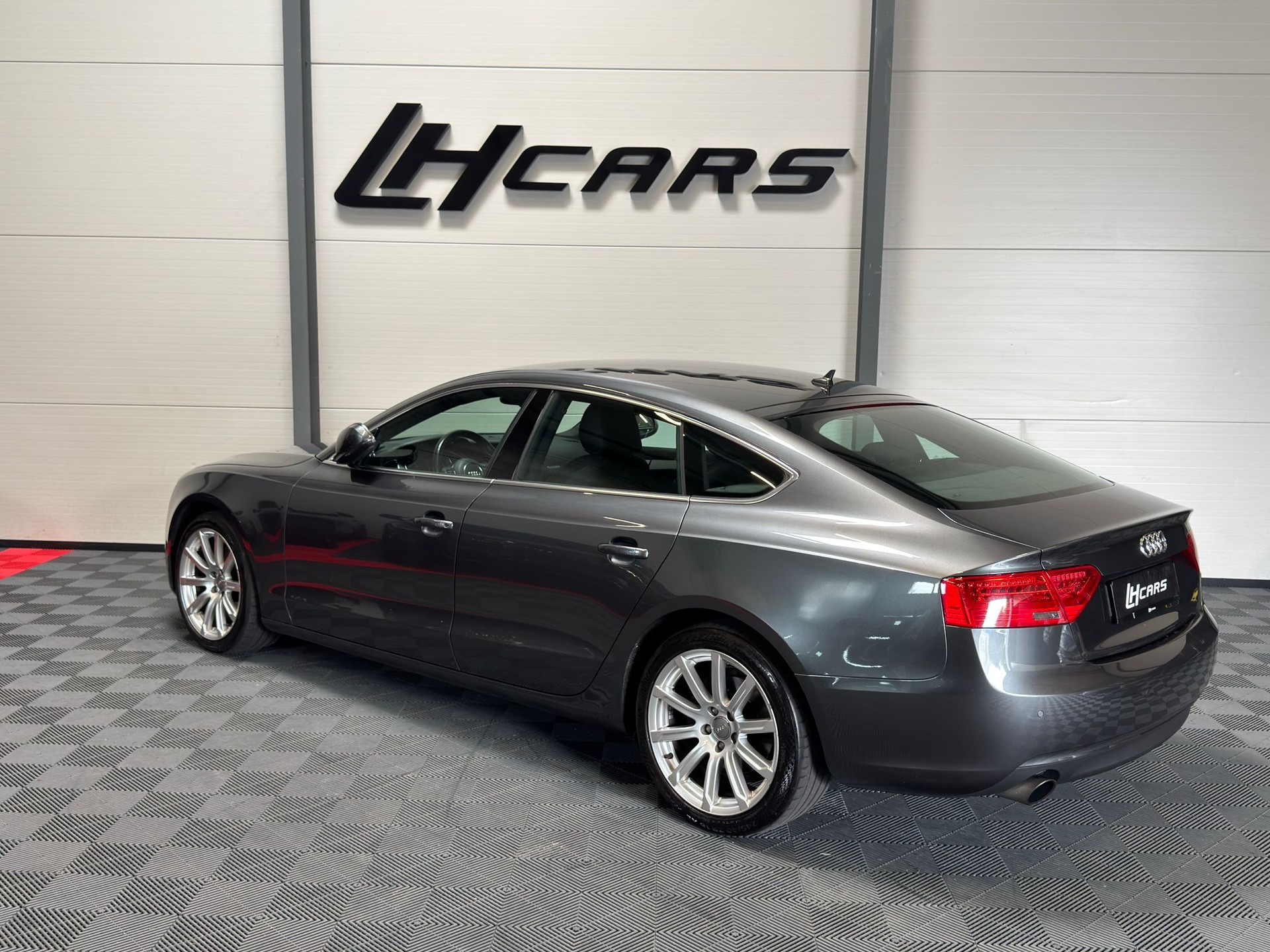 AUDI A5 Sportback 2.0 TFSI 225 quattro-image-2