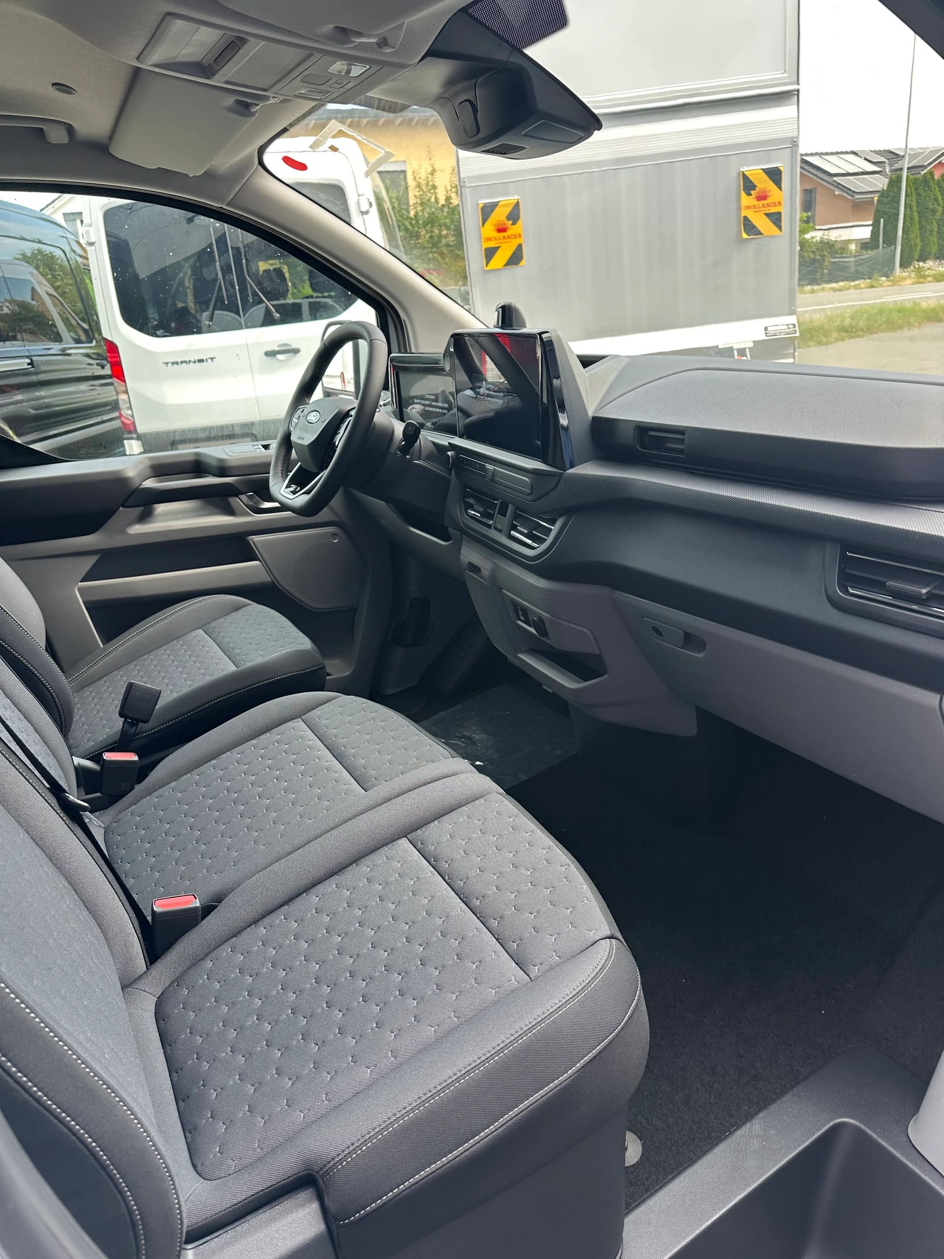 FORD Transit Custom Van 320 L2 2.0 Ltd./170CV/Aut.-image-11