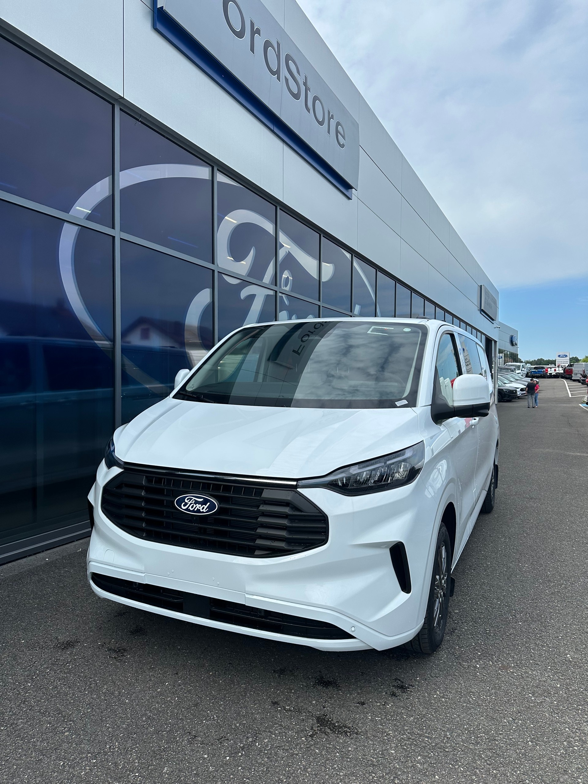 FORD Transit Custom Van 320 L2 2.0 Ltd./170CV/Aut.-image-0