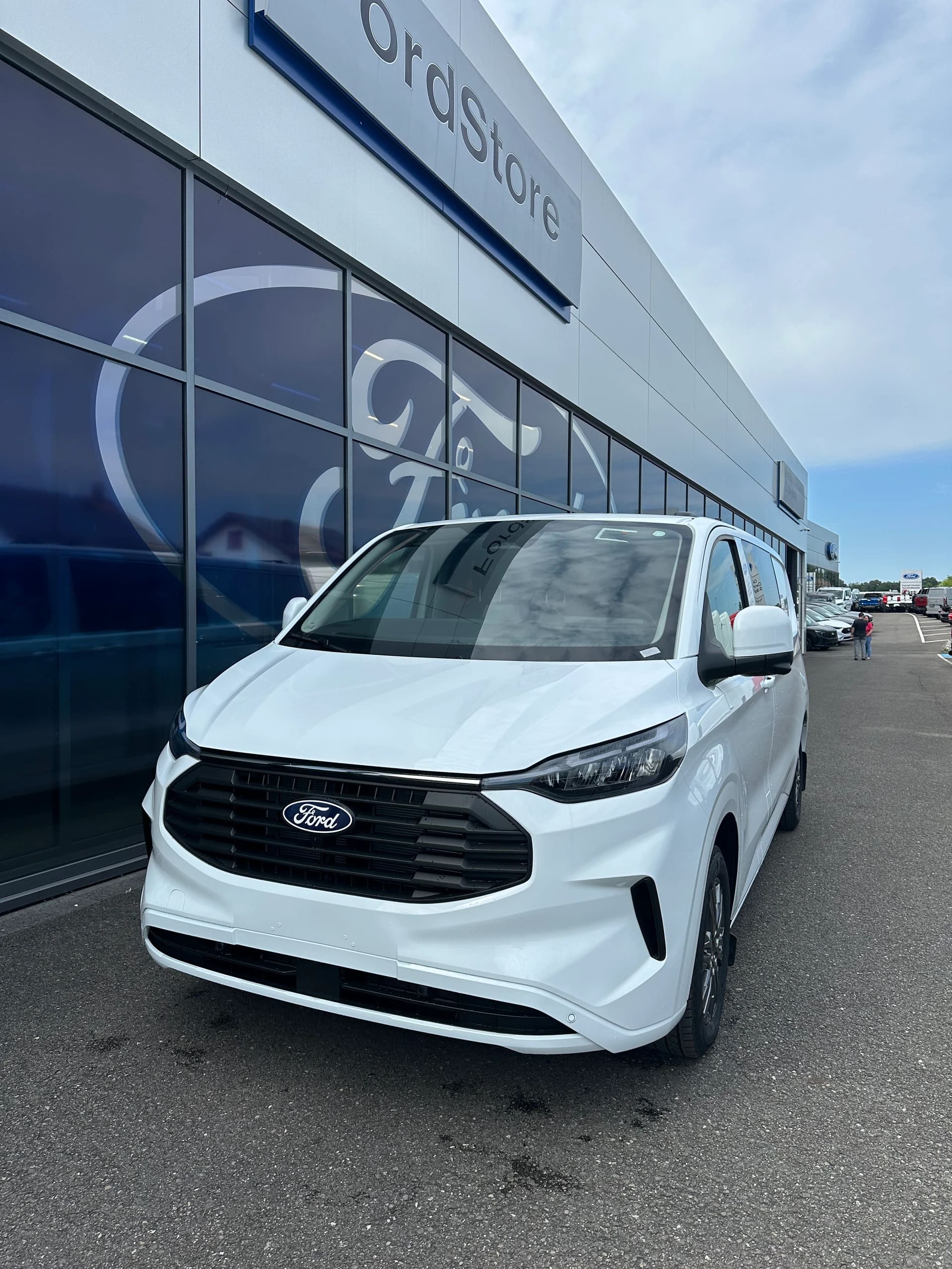 FORD Transit Custom Van 320 L2 2.0 Ltd./170CV/Aut.