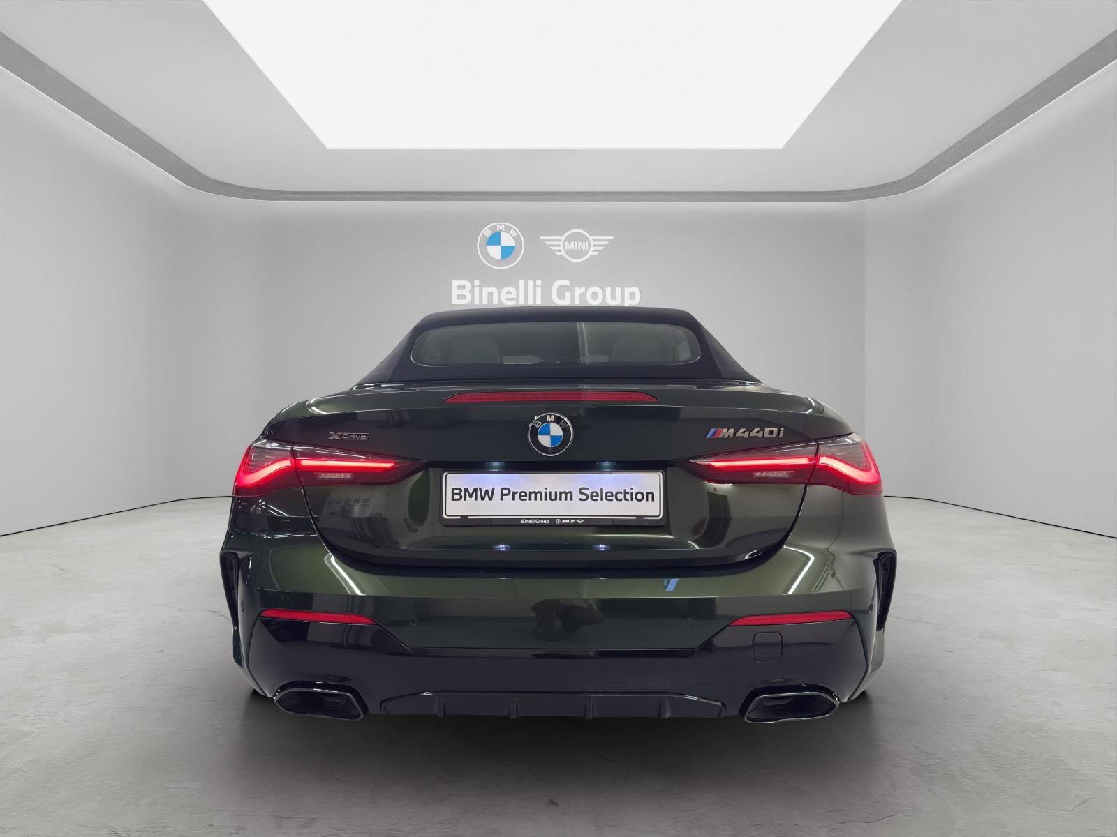 BMW M440i xDrive Cabrio-image-3
