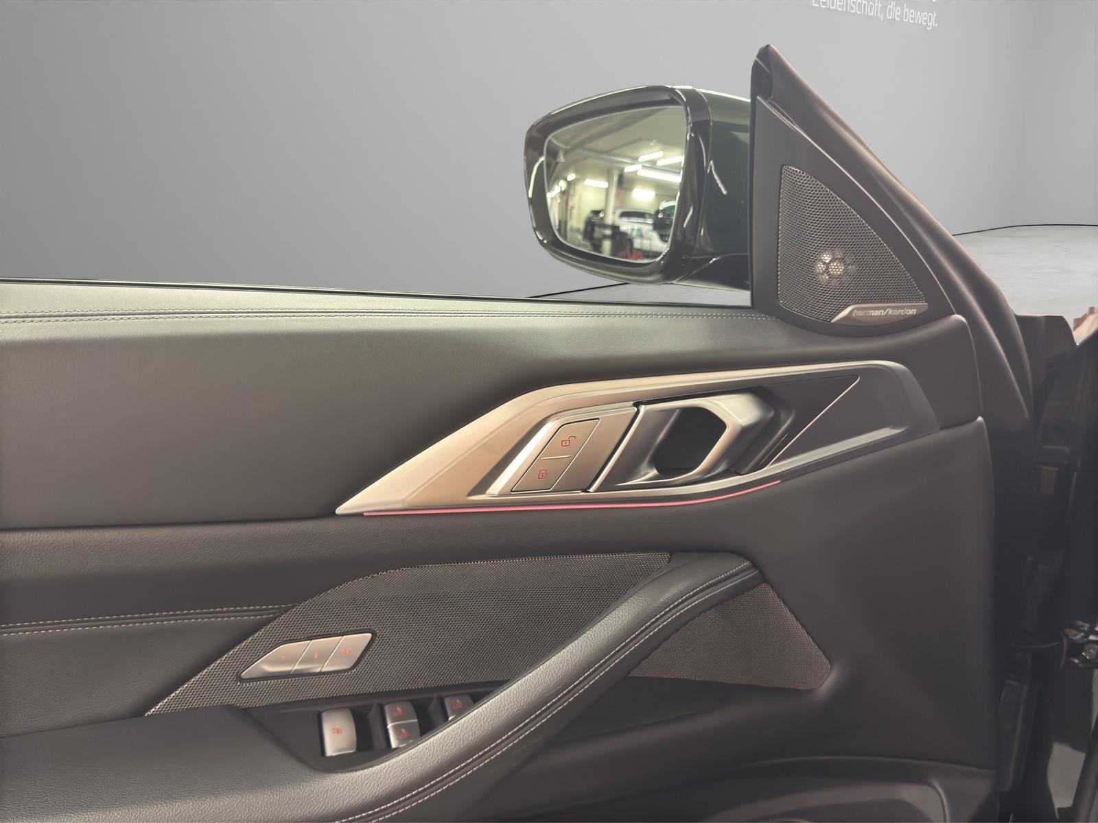 BMW M440i xDrive Cabrio-image-12
