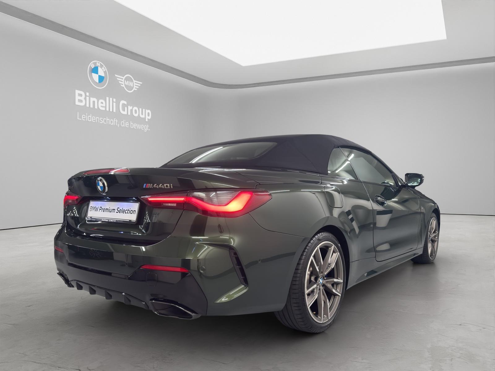 BMW M440i xDrive Cabrio-image-4