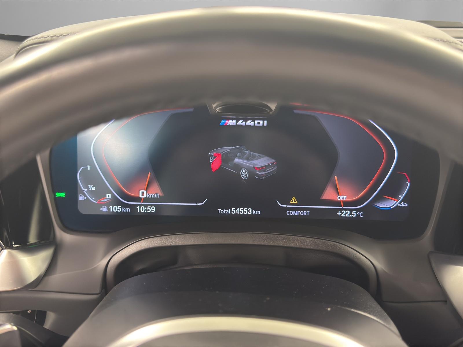 BMW M440i xDrive Cabrio-image-16