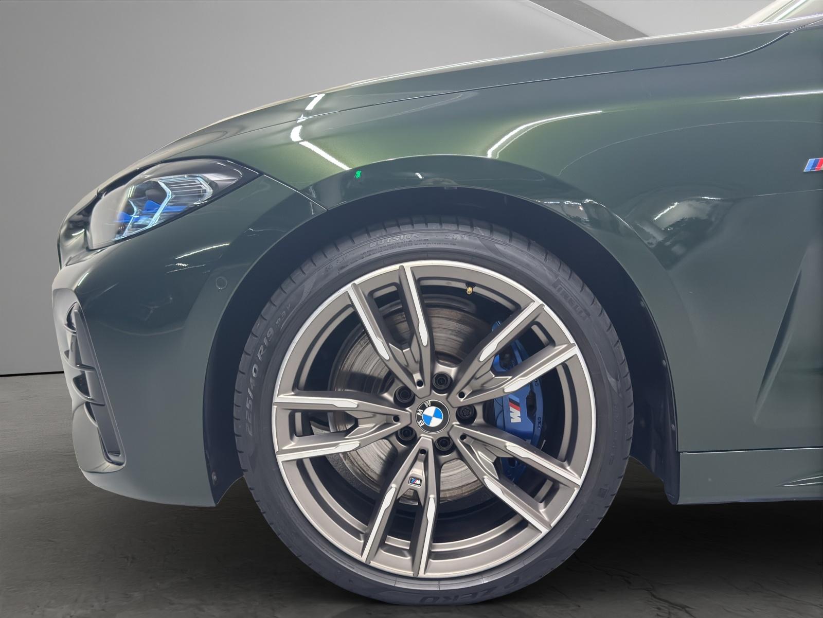 BMW M440i xDrive Cabrio-image-8