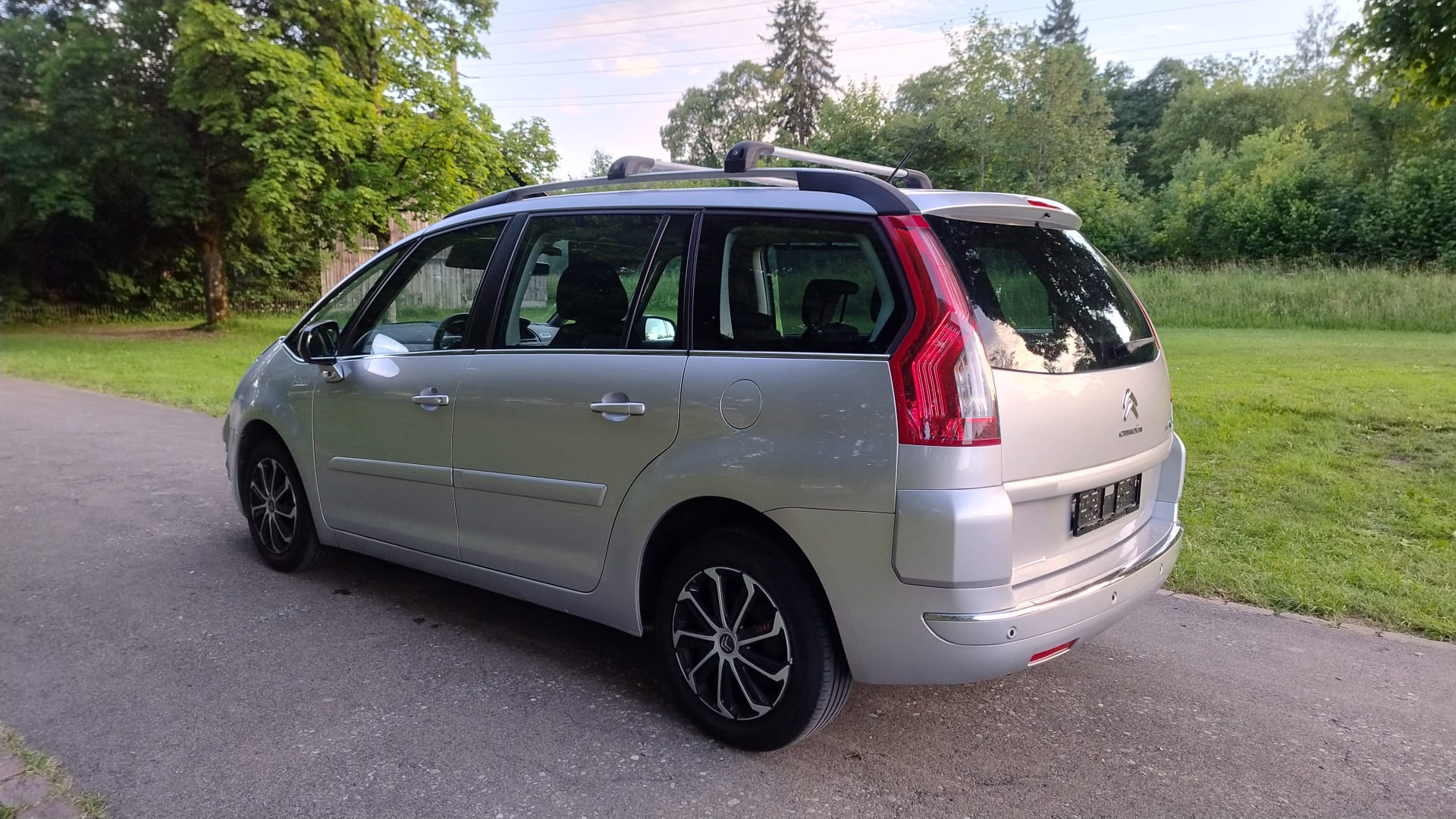 CITROEN C4 PICASSO 1.6i-image-1