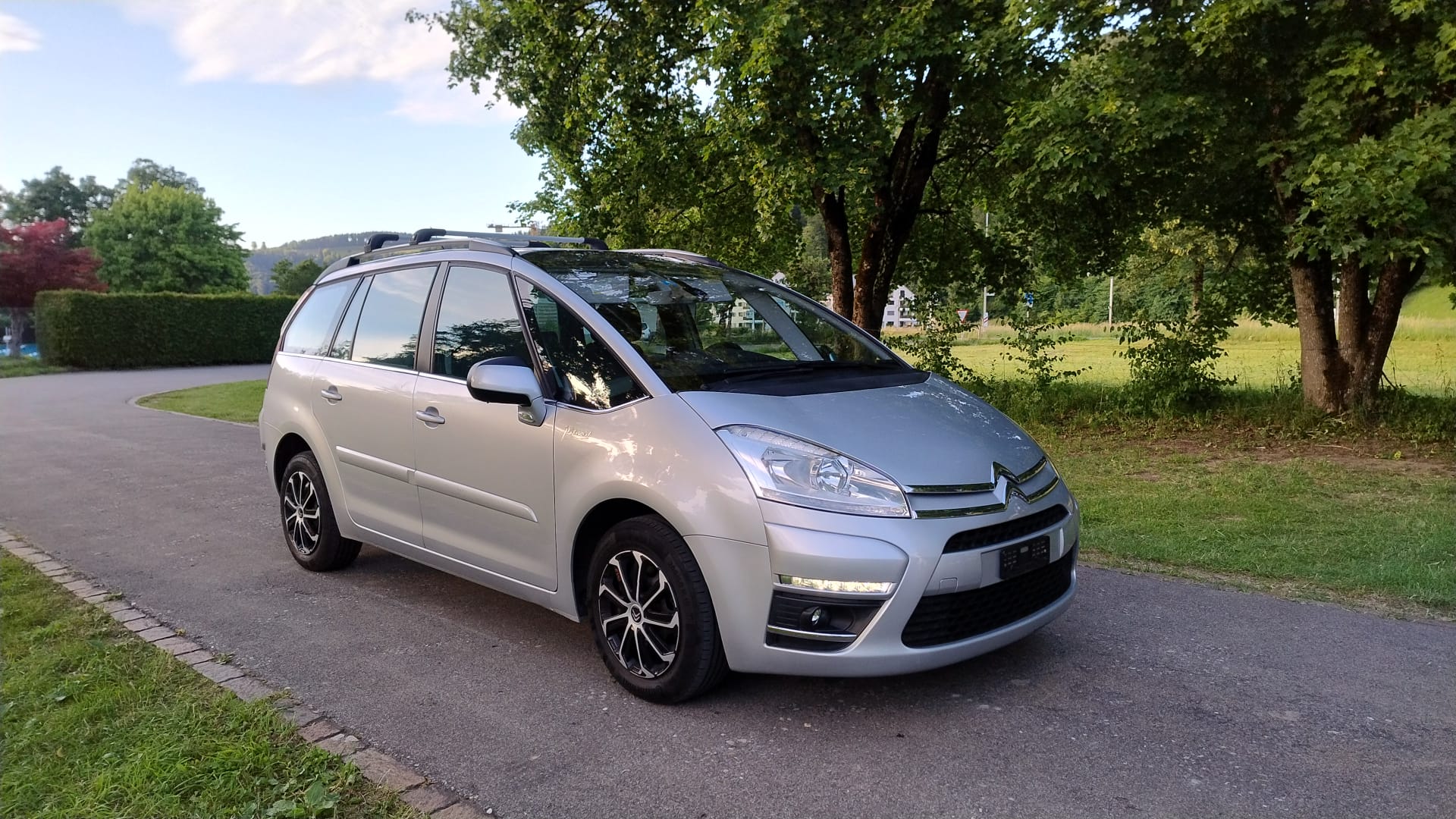 CITROEN C4 PICASSO 1.6i-image-3