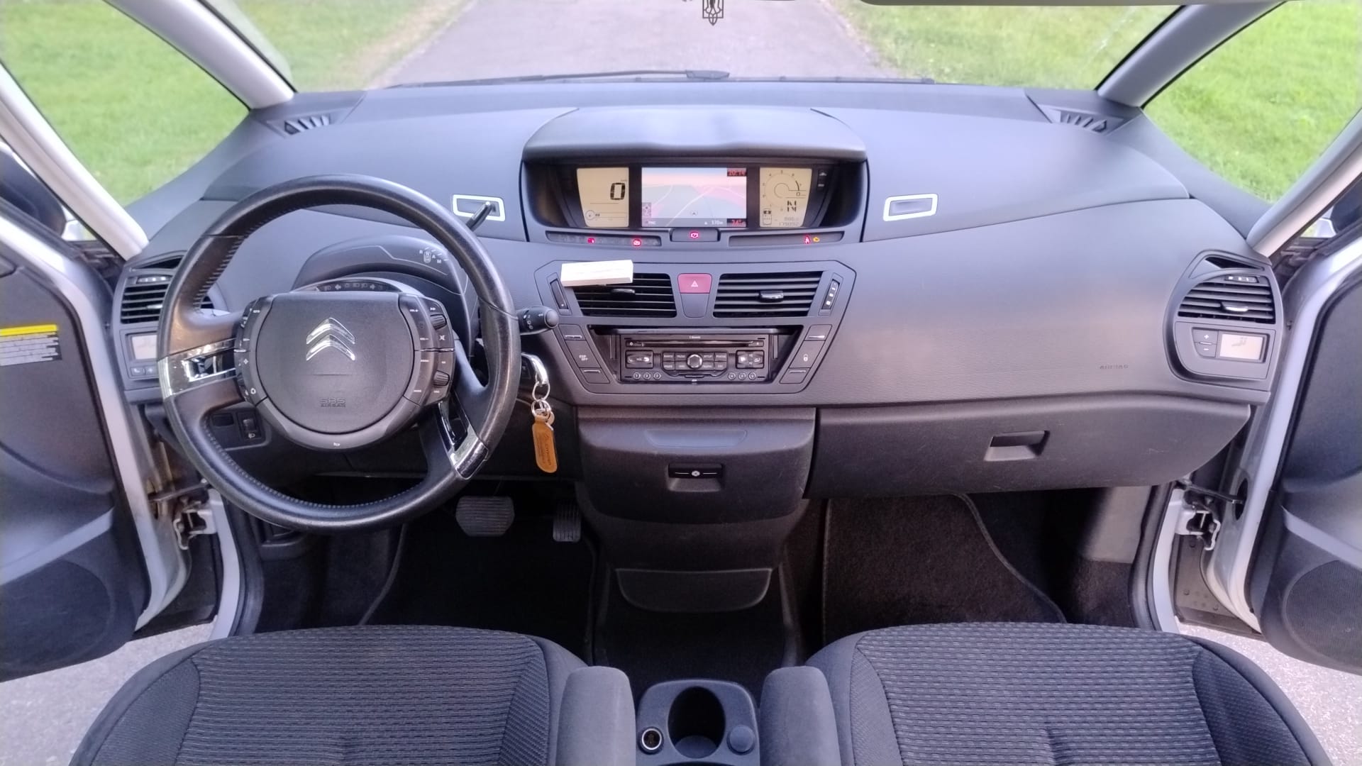 CITROEN C4 PICASSO 1.6i-image-4