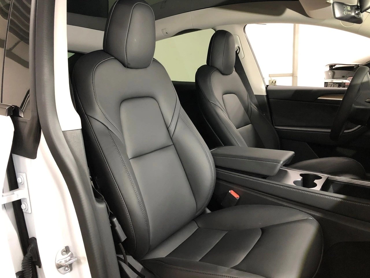TESLA Model Y Long Range Allrad 514PS / Made in Berlin-image-6