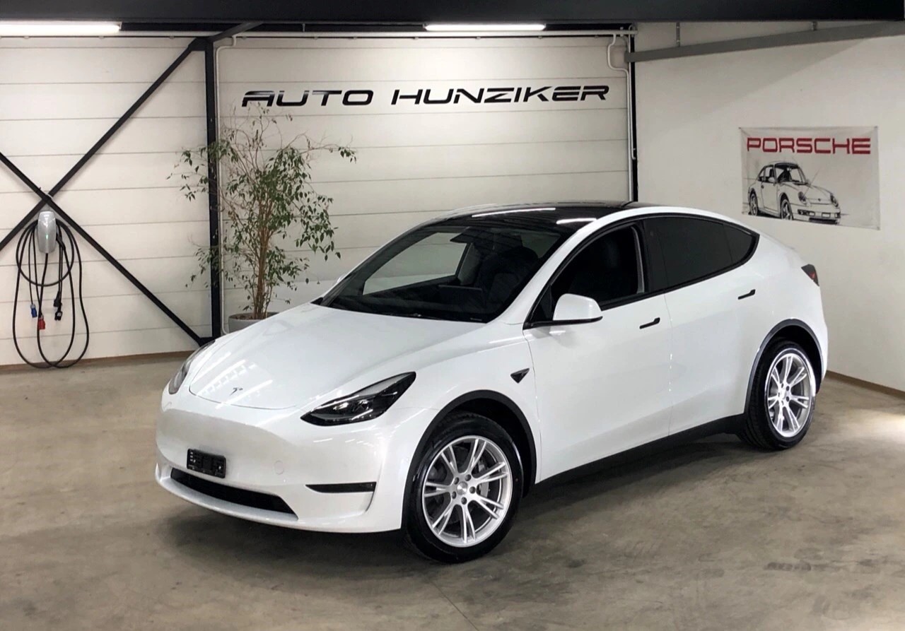 TESLA Model Y Long Range Allrad 514PS / Made in Berlin-image-1