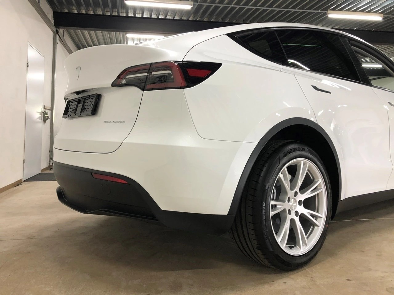 TESLA Model Y Long Range Allrad 514PS / Made in Berlin-image-5