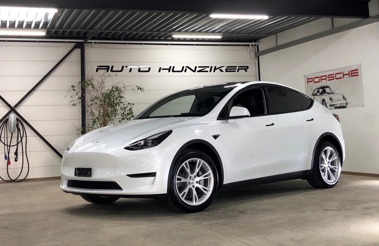 TESLA Model Y Long Range Allrad 514PS / Made in Berlin-image-0