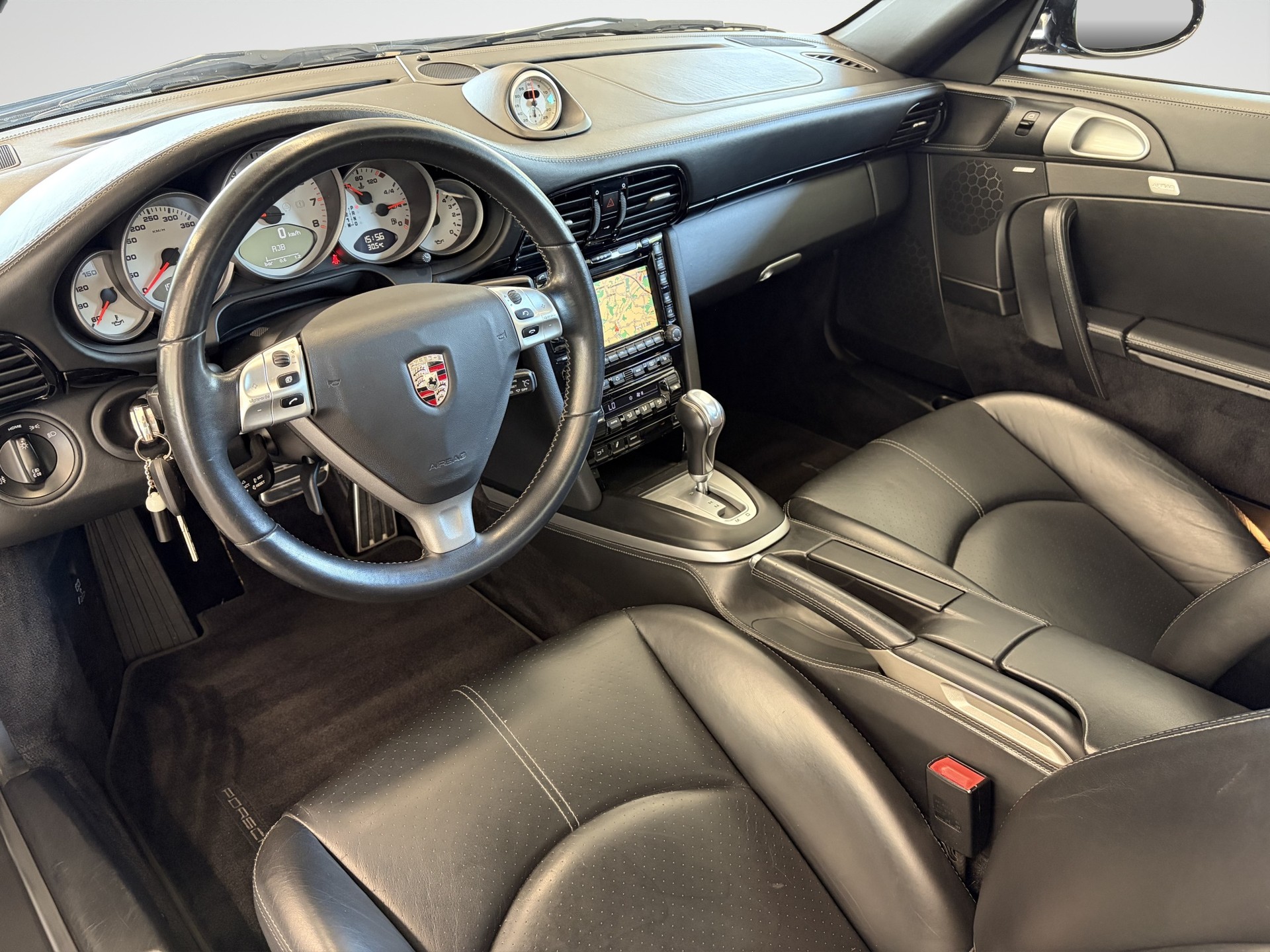 PORSCHE 911 Turbo-image-8