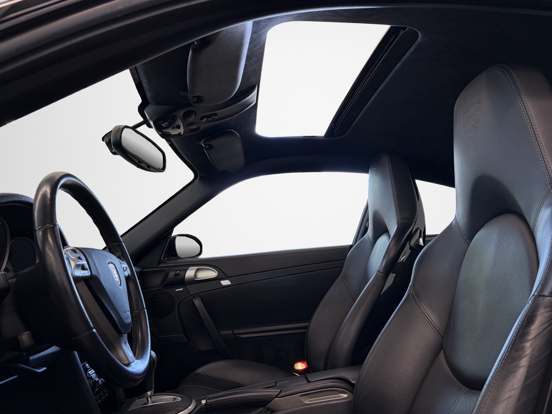PORSCHE 911 Turbo-image-12