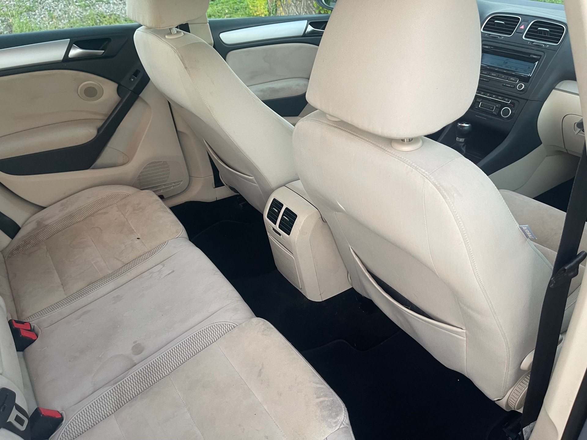 VW Golf 2.0 TDI Comfortline 4Motion-image-12