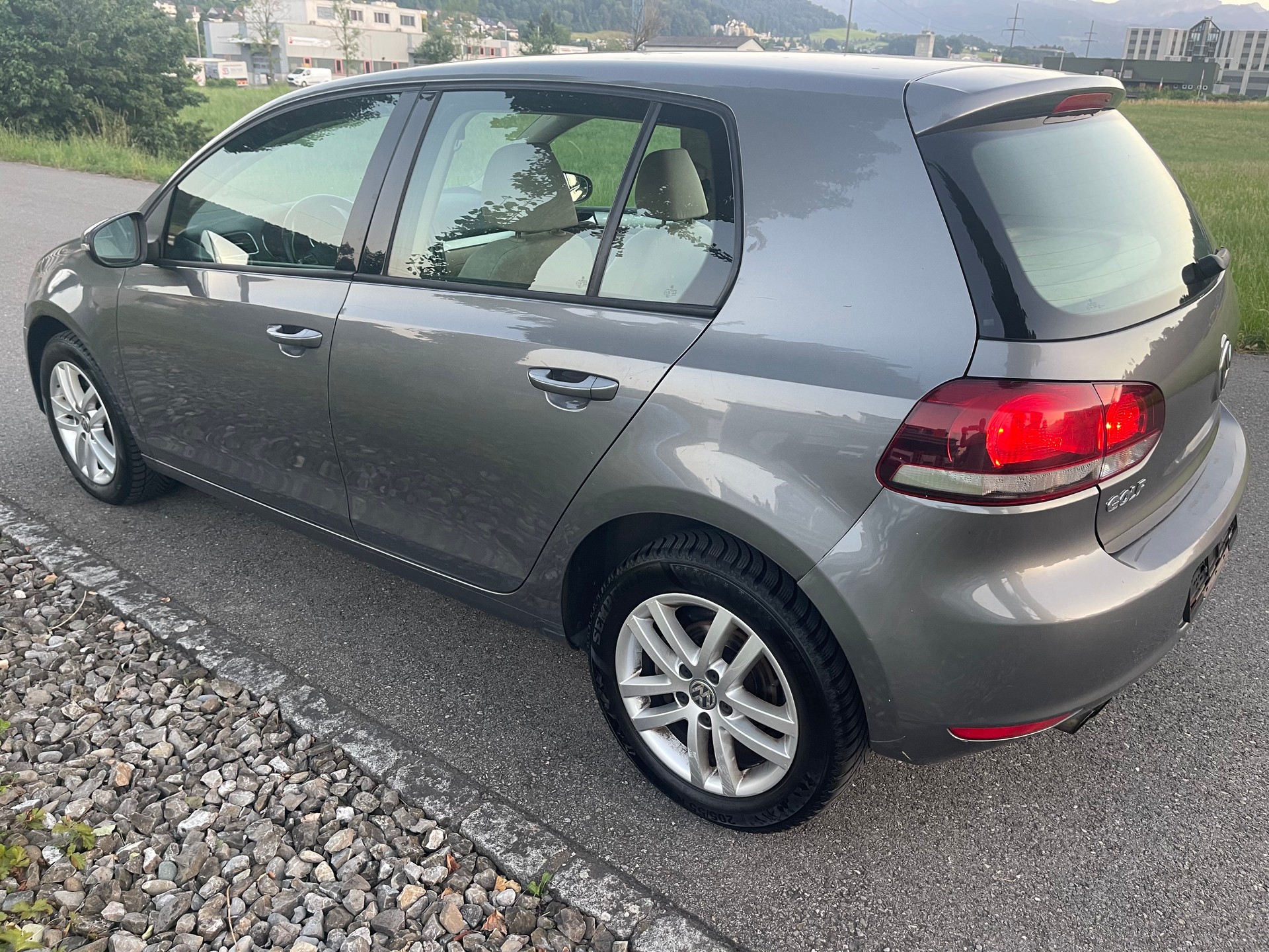 VW Golf 2.0 TDI Comfortline 4Motion-image-2