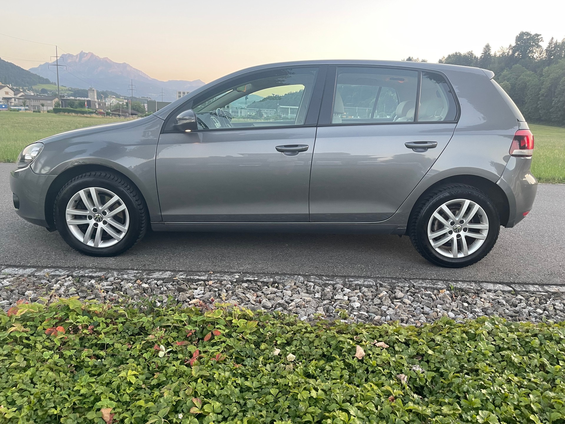 VW Golf 2.0 TDI Comfortline 4Motion-image-8